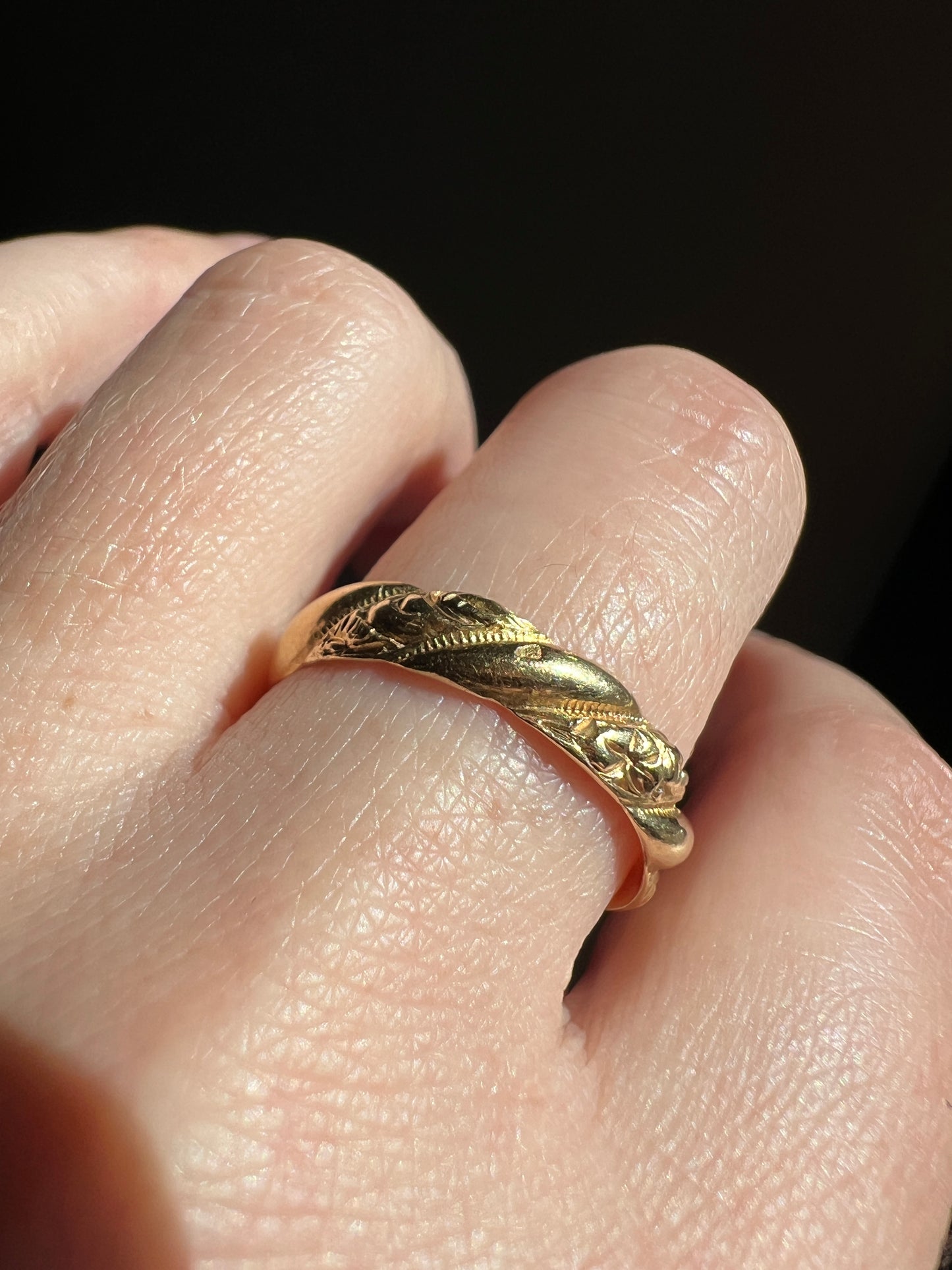 FLORAL Embossed Angled Scrolled Victorian French ANTIQUE Hallmark Wedding Band 18k Gold Solid Eternity Ring Engraved Stacker