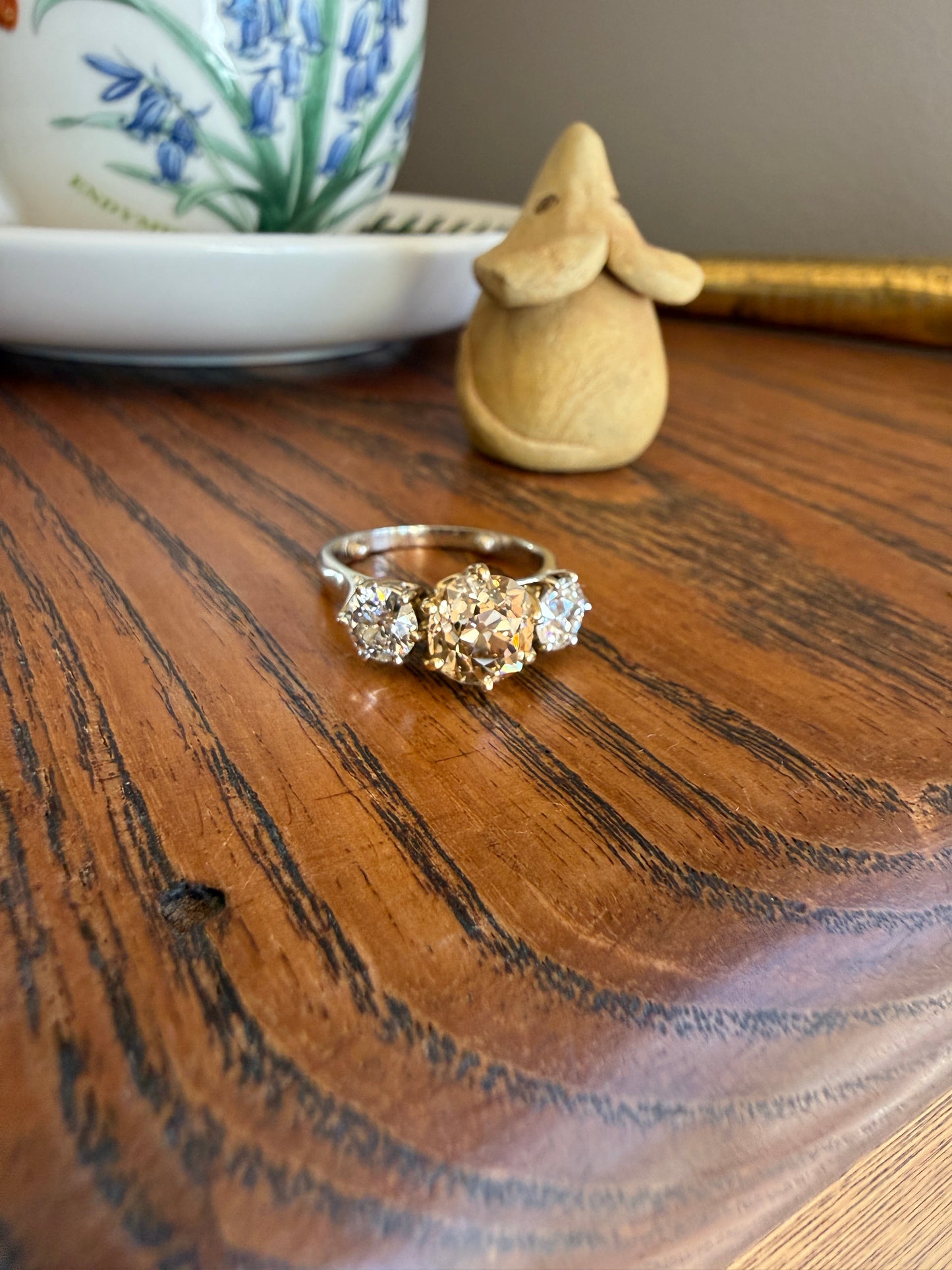 CHAMPAGNE Fancy Light BROWN Cognac Three Stone 3.3 Carats Old Mine Cut DIAMOND Ring 18k Yellow White Gold Vintage Art Deco Tall Stacker Band