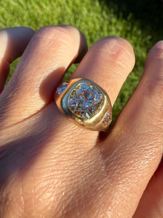 HEAVY 5.2 Carats Eye Clean Natural Antique Old Mine Cut Diamond Three Stone Gypsy Ring 14.5g 18k Gold Matte Band Stacker Man Unisex Chunky
