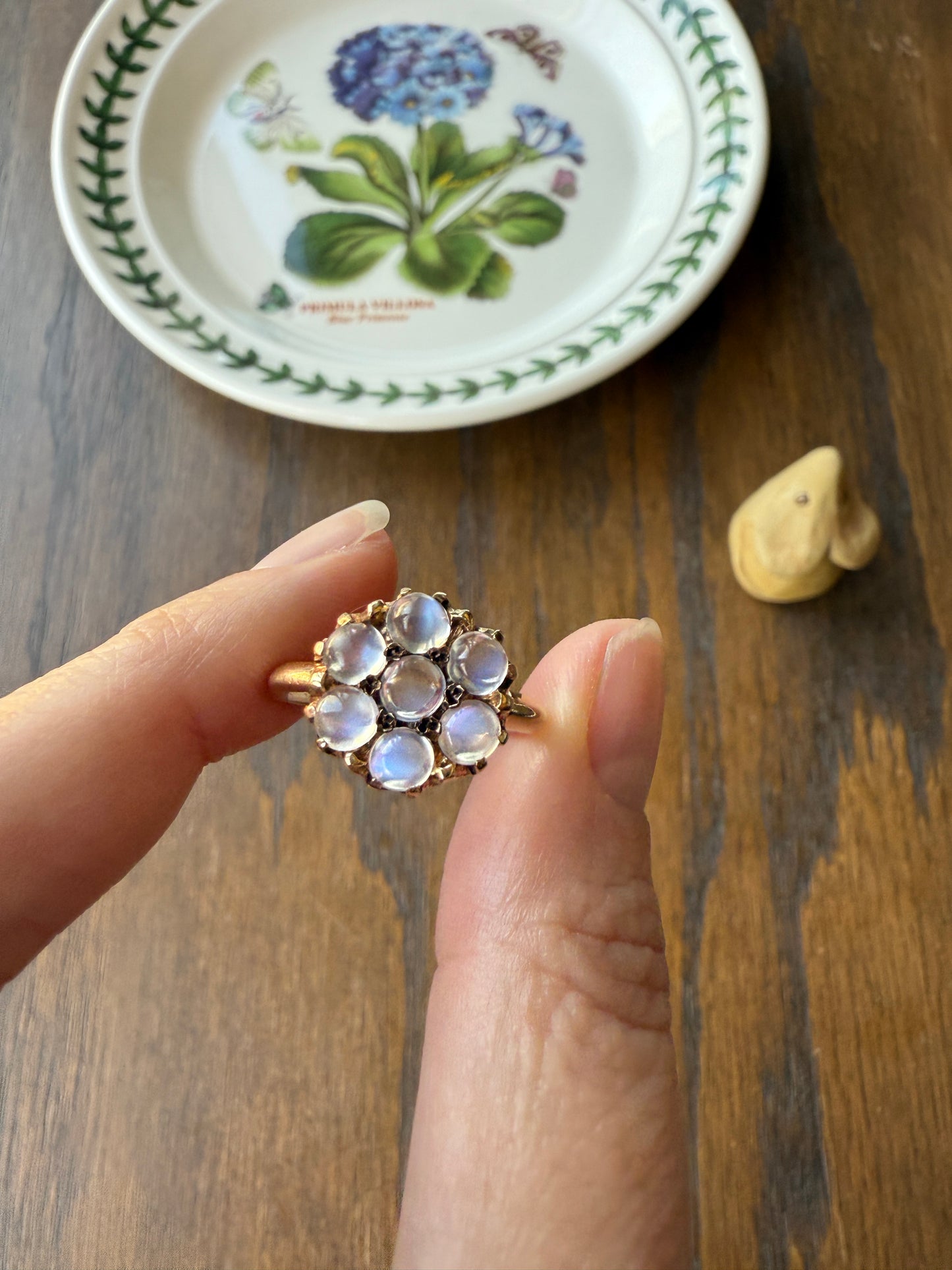 MOONSTONE Daisy Cluster Halo Ring Vintage to Art Deco Antique 14k Gold Seven Stone Blue Flash Chunky Glowing Orbs