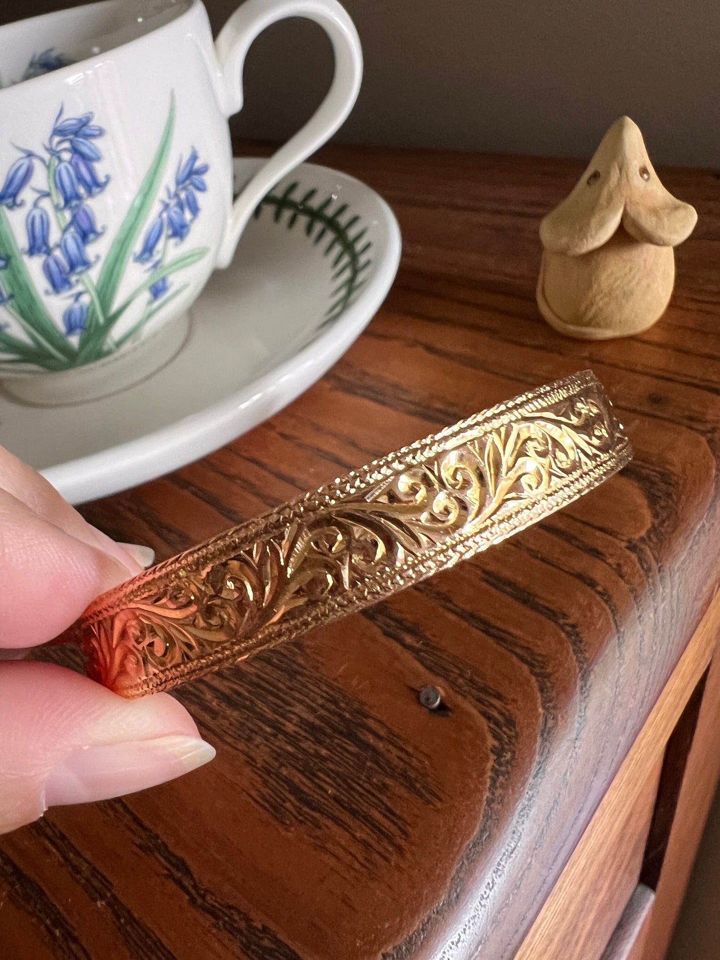 HEART French Antique BANGLE BRACELET 18.5g 18k Gold Solid 9.5mm Ornate Swirl Embossed Chiseled Engraved Romantic Gift Wriststack Victorian
