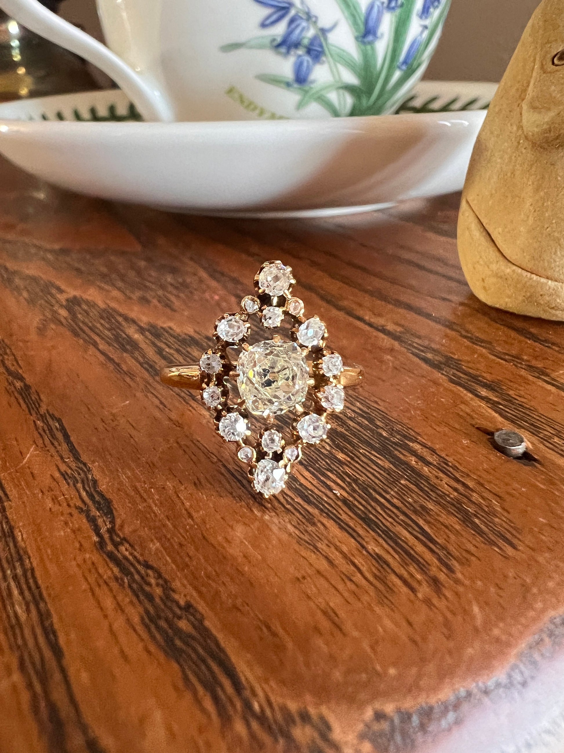 BOXED Antique 1.15 Carat Pale Light YELLOW White Old Mine Cut DIAMOND Halo Starburst Cluster Ring 18k Gold Romantic Gift Daisy Stacker OmC