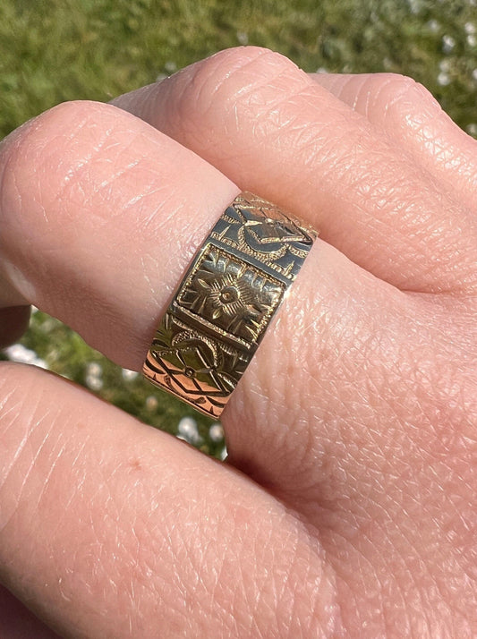 Forget Me Not floral engraved wedding band cigar stacker ring