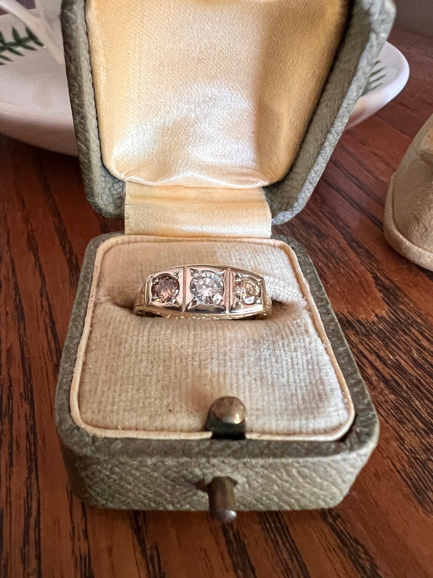 CHAMPAGNE, Colorless & Fancy BROWN Three Stone DIAMOND Ring 14k Yellow Gold Forget Me Not Flowers Vintage Art Deco Wide Band Stacker Gift