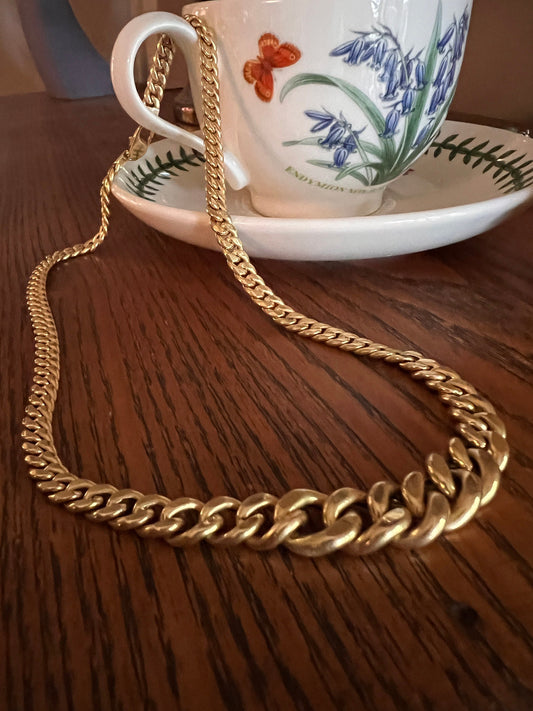 Heavy 25.1g 18k GOLD Solid Sturdy Vintage CURB Link Chain Necklace 18" Graduated 11mm Wide Chunky Neckmess Neckstack Retro Layering Collar