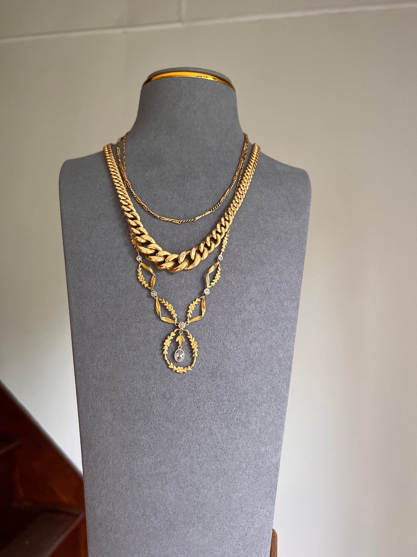 Heavy 25.1g 18k GOLD Solid Sturdy Vintage CURB Link Chain Necklace 18" Graduated 11mm Wide Chunky Neckmess Neckstack Retro Layering Collar