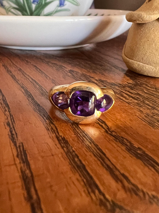 GUMDROPS Vintage Purple Amethyst Three Stone Gypsy Ring 18k Gold French Glowing Cabochon Wide Band
