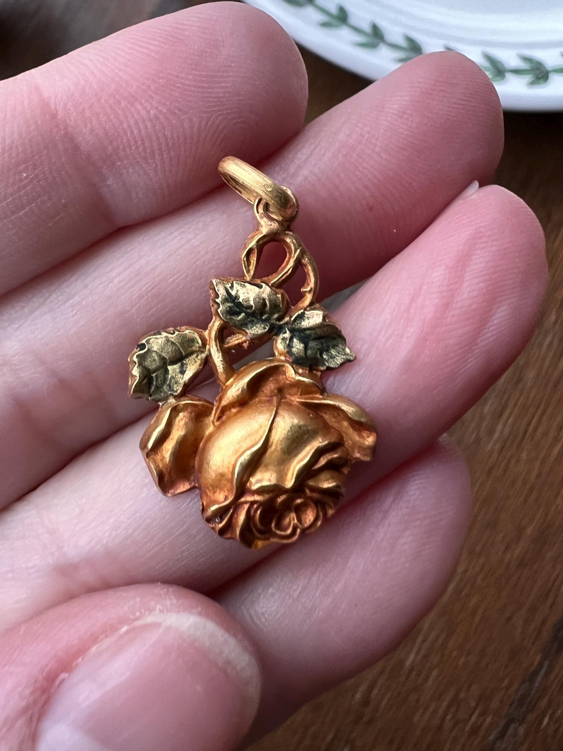 ROSE Flower 18k Gold French Antique Art NOUVEAU Victorian Pendant Figural Green Red Vermeil Romantic Gift Belle Epoque 3D Lifelike Neckmess