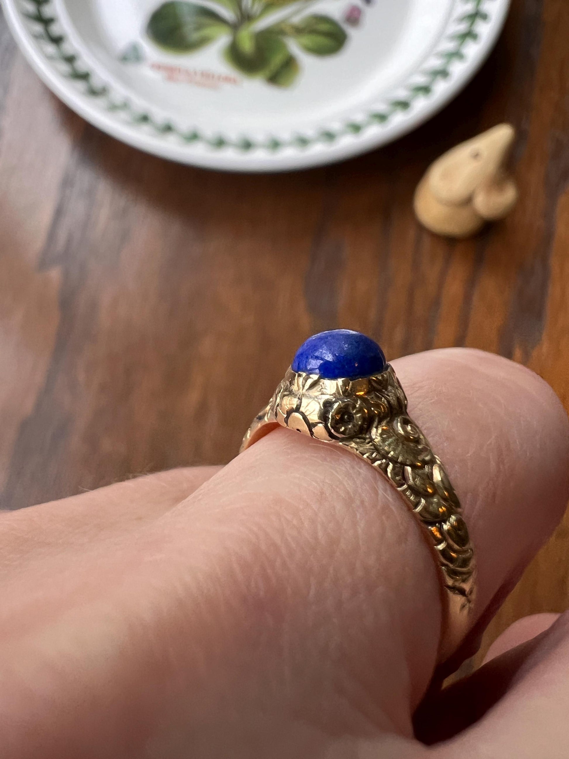 ORNATE Floral Embossed Blue LAPIS Lazuli Solitaire Ring Antique 18k Gold Victorian to Georgian Stacker Romantic Gift Tall Detailed Band