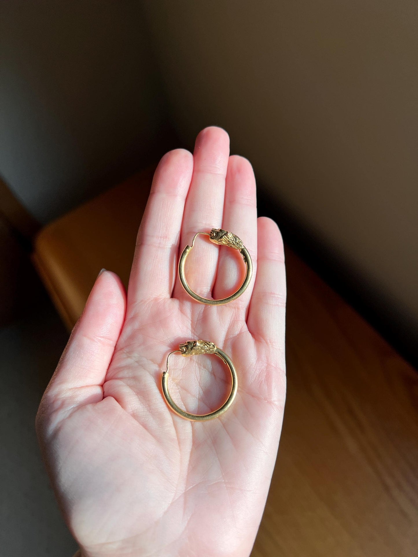 LION Figural Creole HOOP EARRINGS 8.3g 18k Gold Animal Head Face French Vintage 3D Heavy Chunky Sturdy Unique Circle Tube Dangle Large