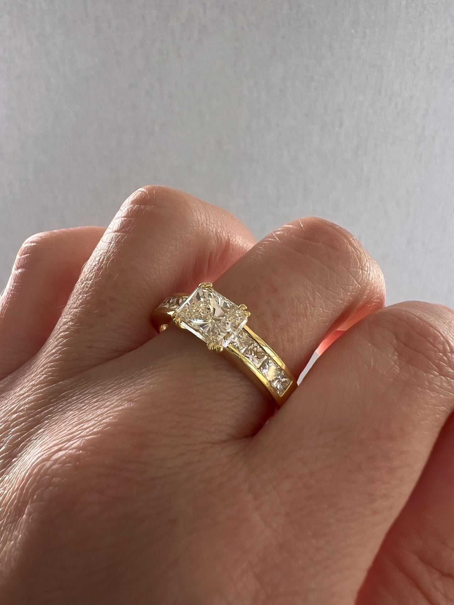 RADIANT Cut 2.5 Carat Tdw Eye Clean Diamond Ring Vintage French 18k Gold Princess Cut Accents East West Solitaire Engagement Ring Gift 2.5Ct