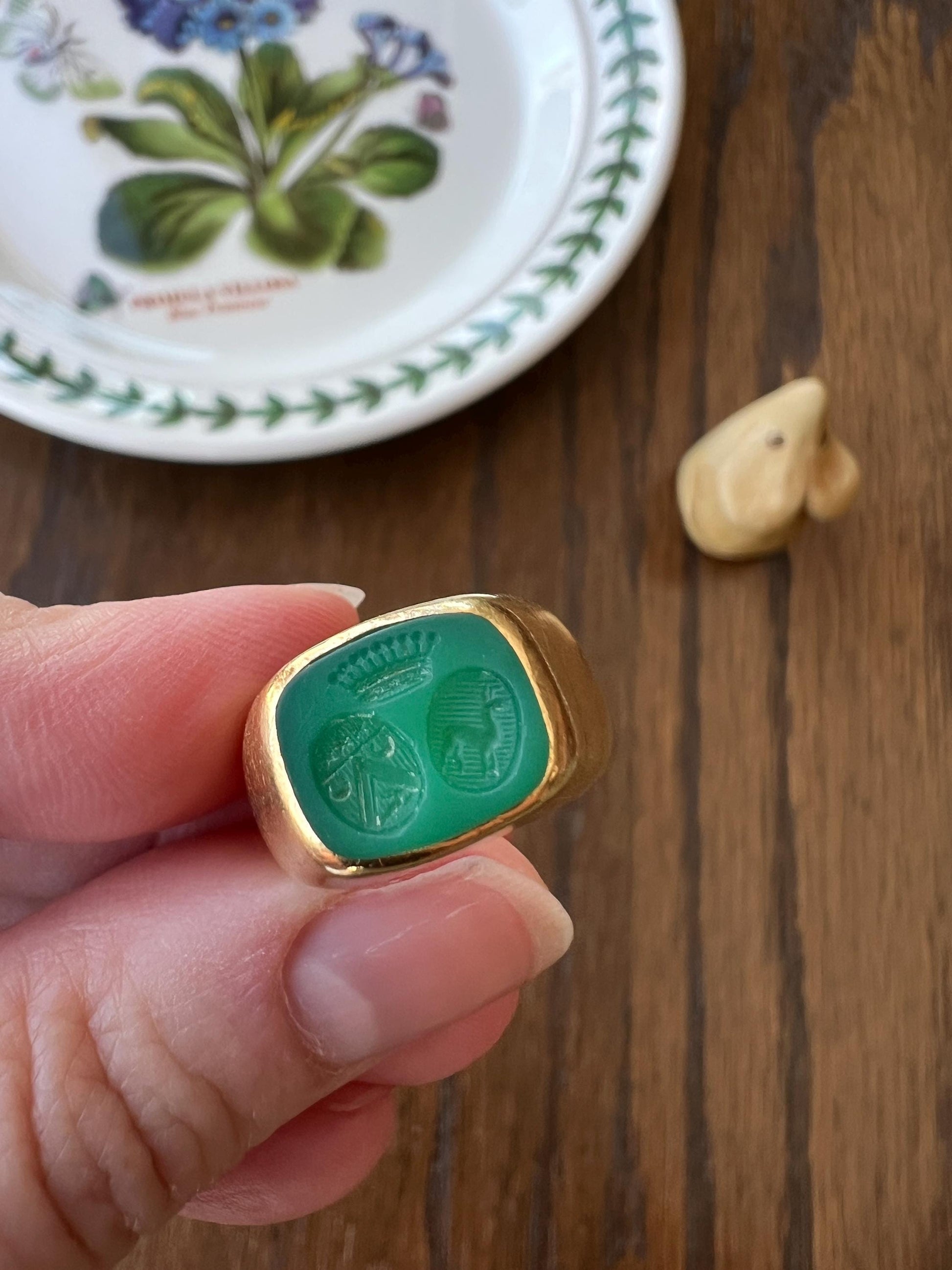 Green CHRYSOPRASE Antique SIGNET Ring French Nobility 18k Gold Belle Epoque Unisex Man Gift Coat of Arms Heraldic Crest Deer Moon Star Bunny