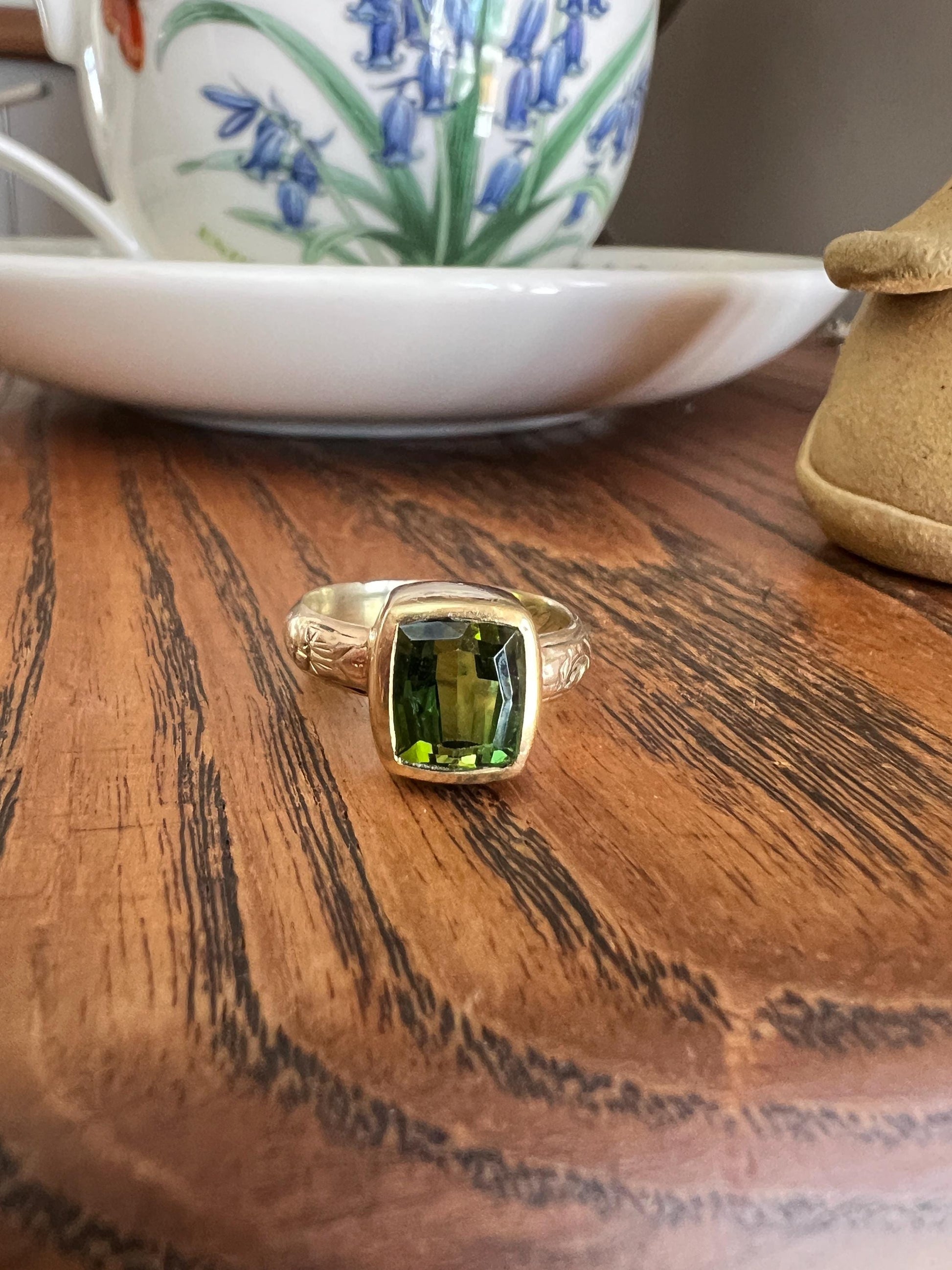 Antique Olive Green Tourmaline Bezel Set Ring 14k 18k Gold Engraved Sweet Floral Engraved Shank Eternity Wedding Band Forget Me Not Stacker