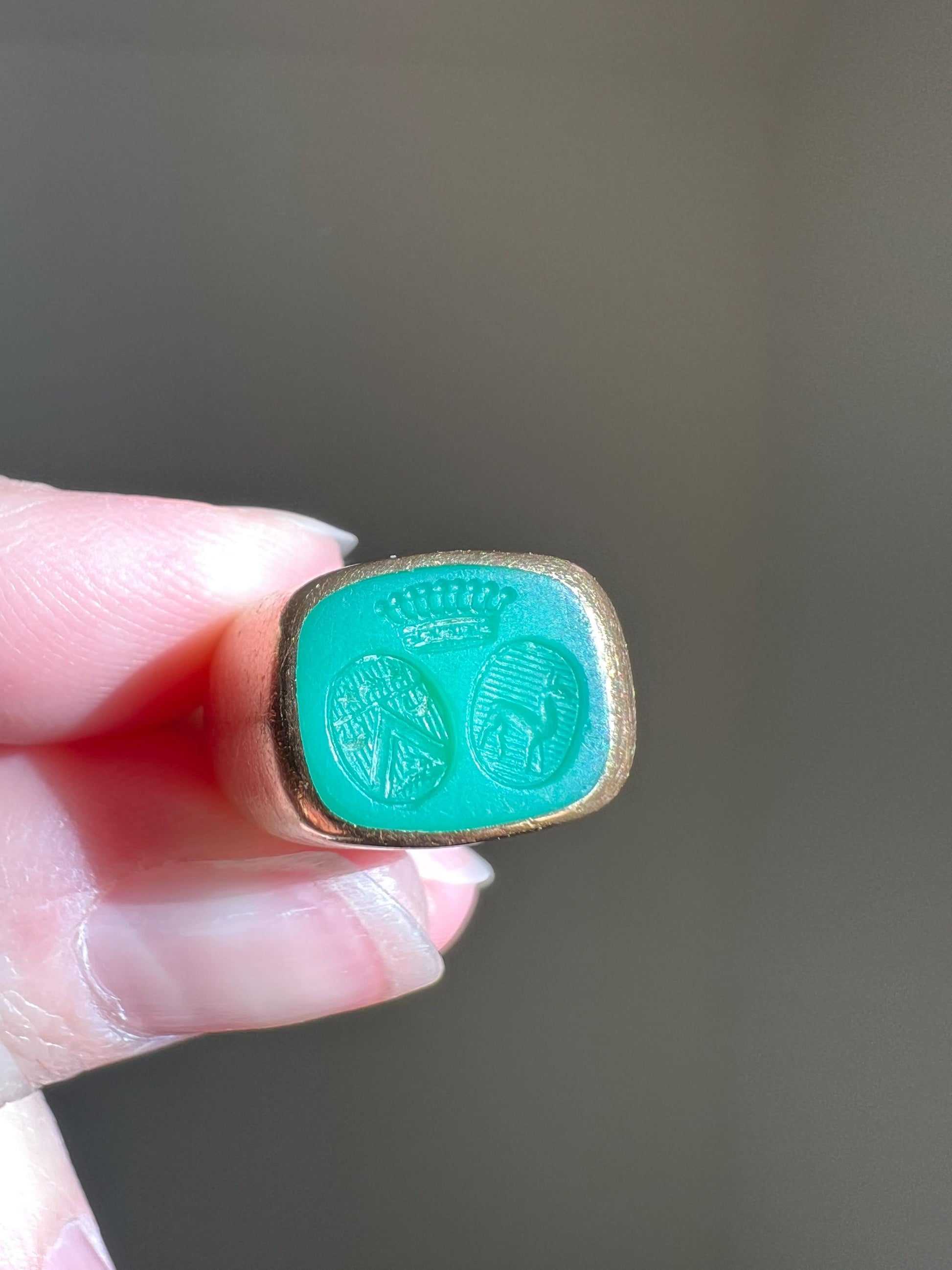 Green CHRYSOPRASE Antique SIGNET Ring French Nobility 18k Gold Belle Epoque Unisex Man Gift Coat of Arms Heraldic Crest Deer Moon Star Bunny