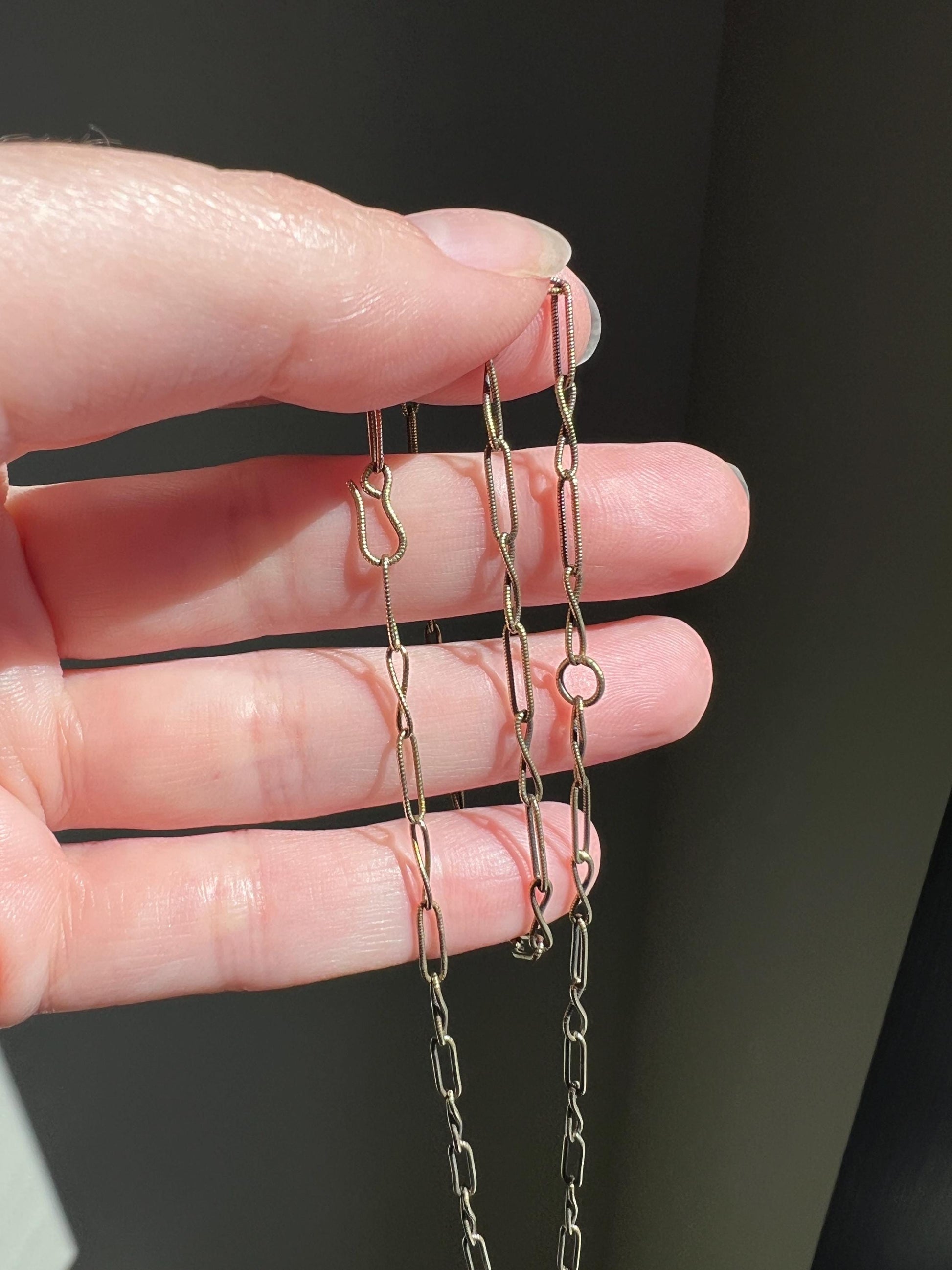 Antique VICTORIAN Ribbed Link Paperclip Twist Chain 14k Gold Layering Warm Neckmess Neckstack Unique Link Old Hook Clasp Pendant Holder