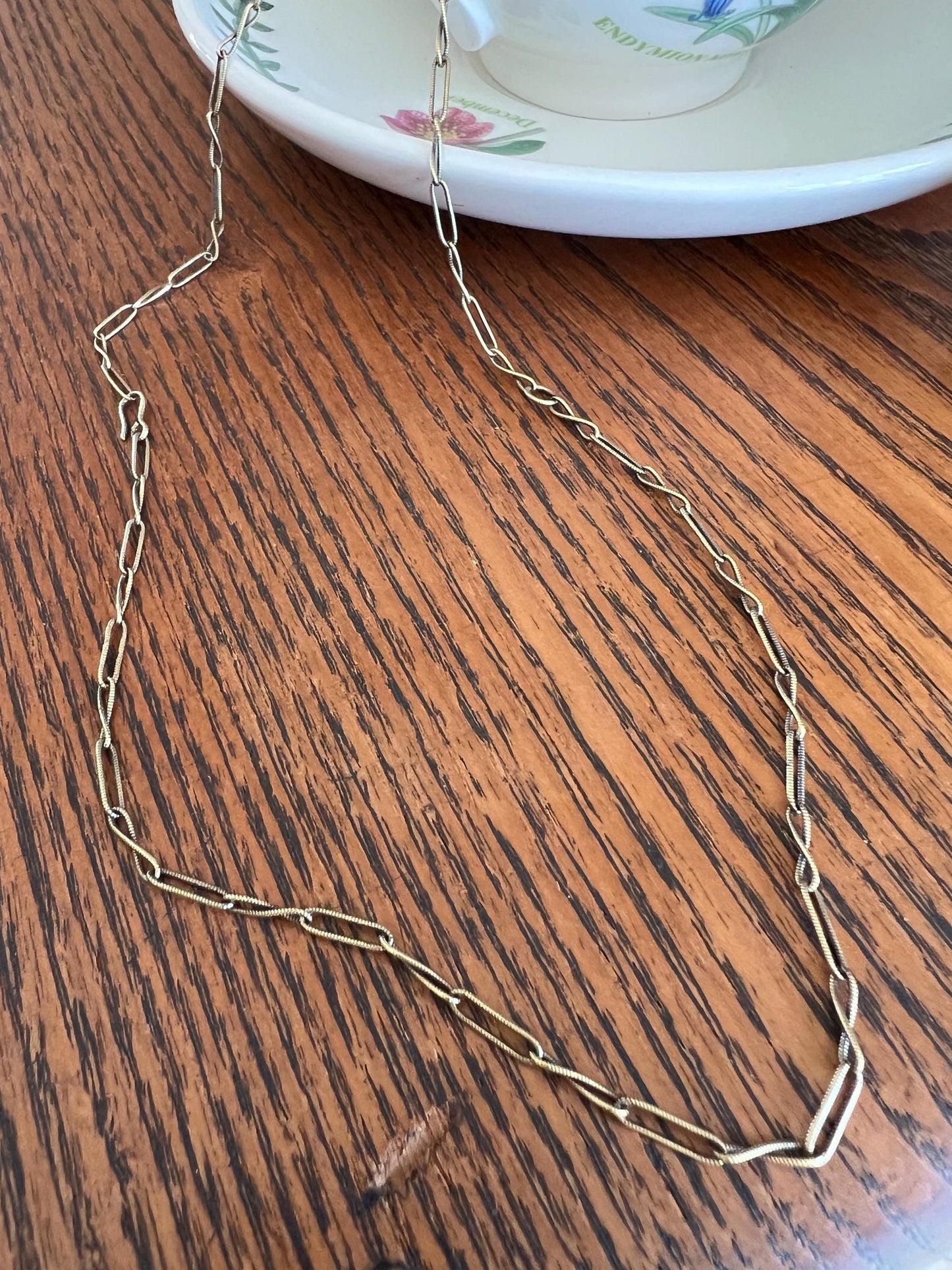 Antique VICTORIAN Ribbed Link Paperclip Twist Chain 14k Gold Layering Warm Neckmess Neckstack Unique Link Old Hook Clasp Pendant Holder