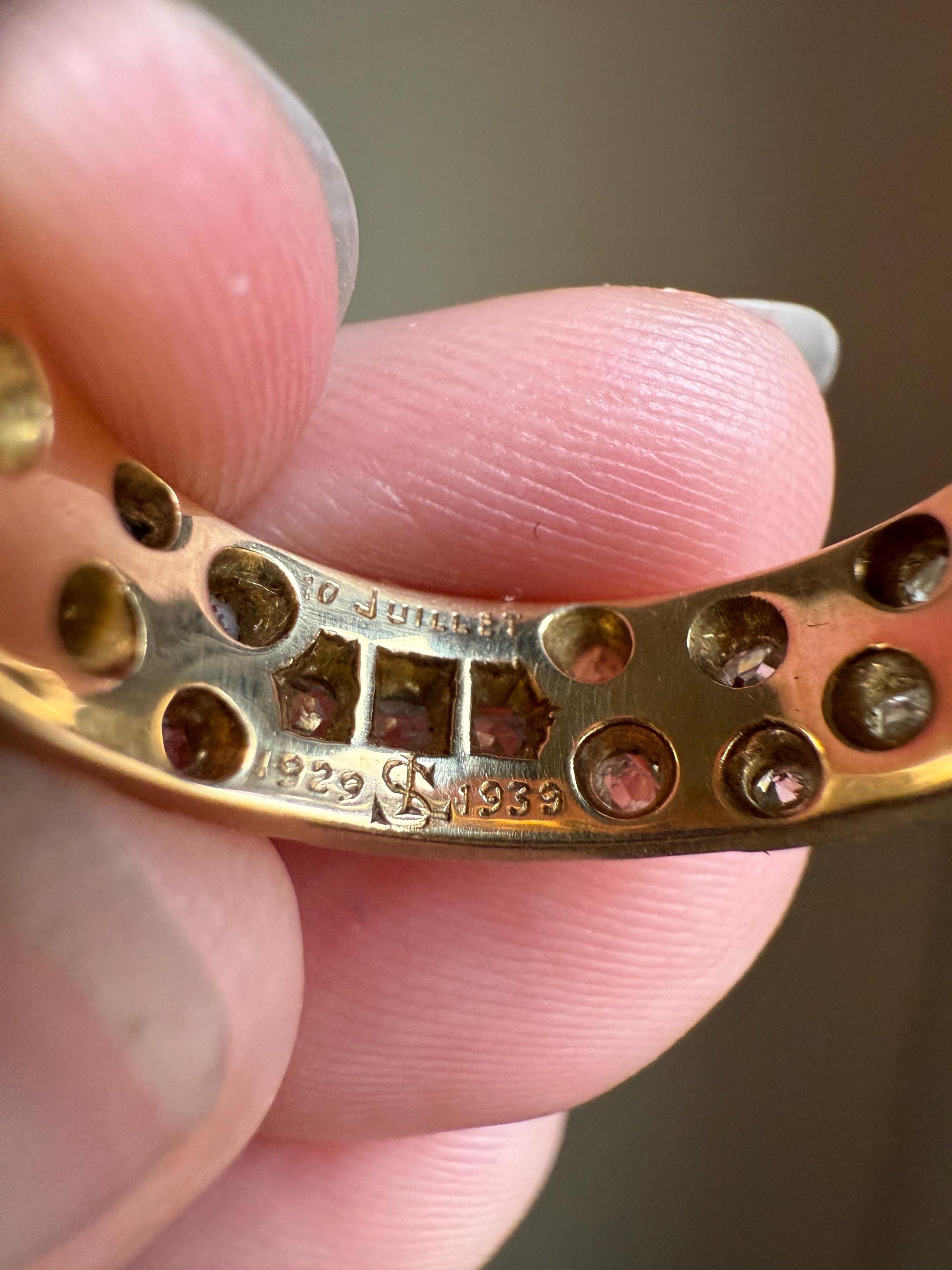 HEAVY One of a Kind Chunky Elongated 1.5ctw Old Mine Cut DIAMOND Encrusted Eternity Band French c1939 Ring 9.6g 18k Gold Anniversary? Dated
