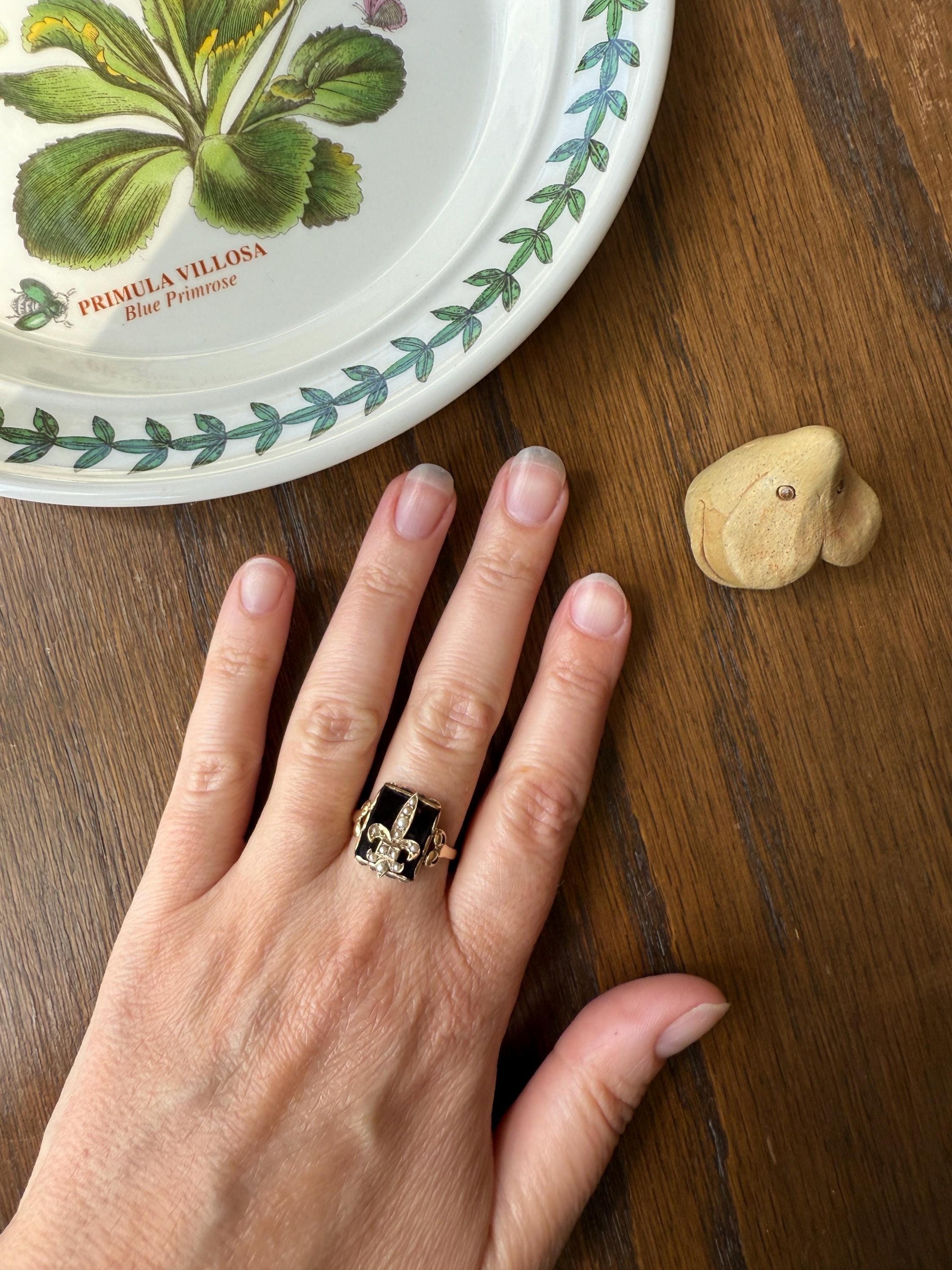 FLEUR De Lis ANTIQUE Figural Black Onyx Ring 10k Gold Figural Unique Gift Art Deco Stacker Flower of the Lily French Symbol Seed Pearl Inlay