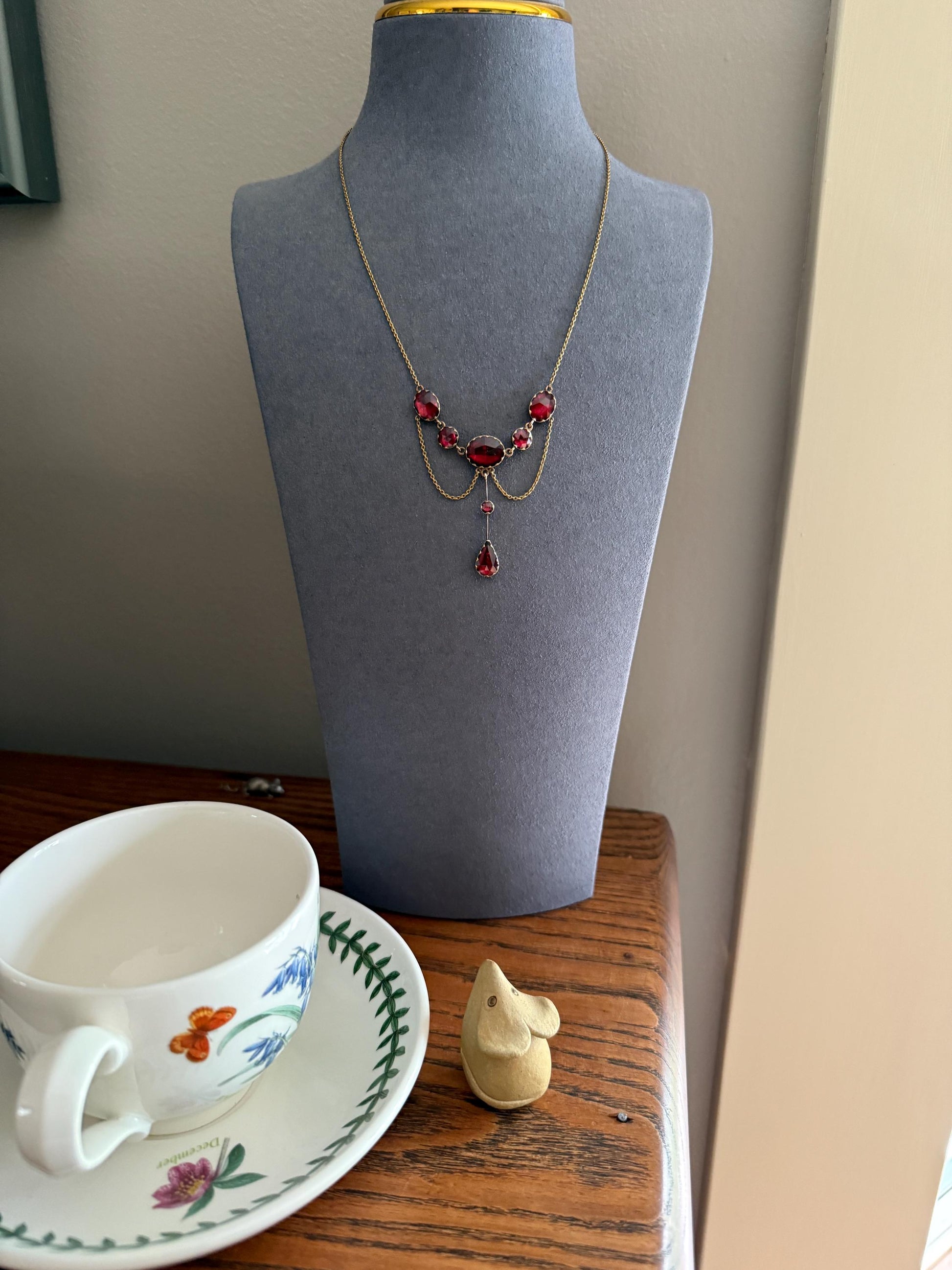 Gorgeous PERPIGNAN GARNET Festoon NECKLACE Drapery Chain 18k Gold Bezel Set Rose Cut Closed Back Almandine Glowing Raspberry Wine Love Gift