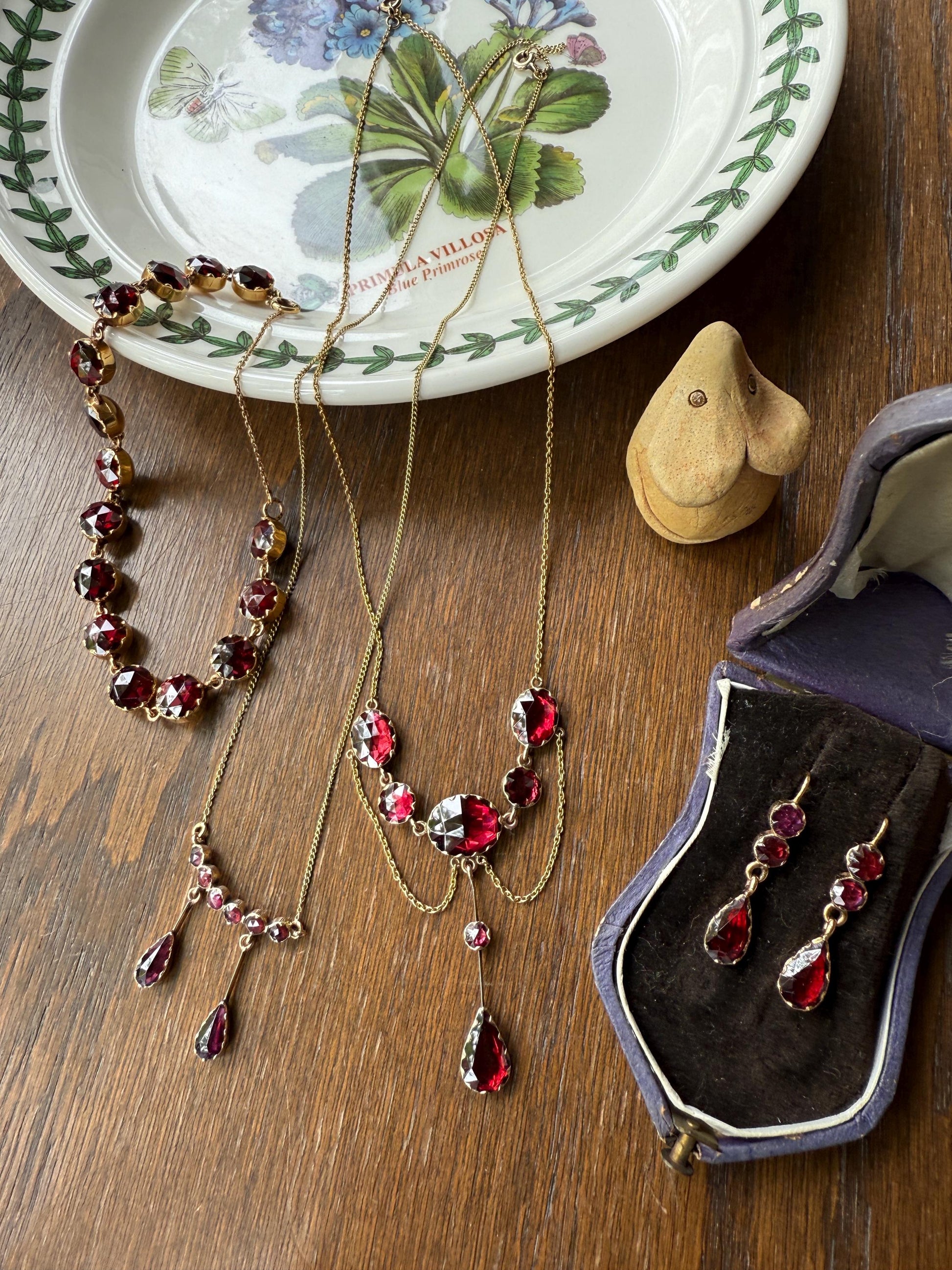 Gorgeous PERPIGNAN GARNET Festoon NECKLACE Drapery Chain 18k Gold Bezel Set Rose Cut Closed Back Almandine Glowing Raspberry Wine Love Gift