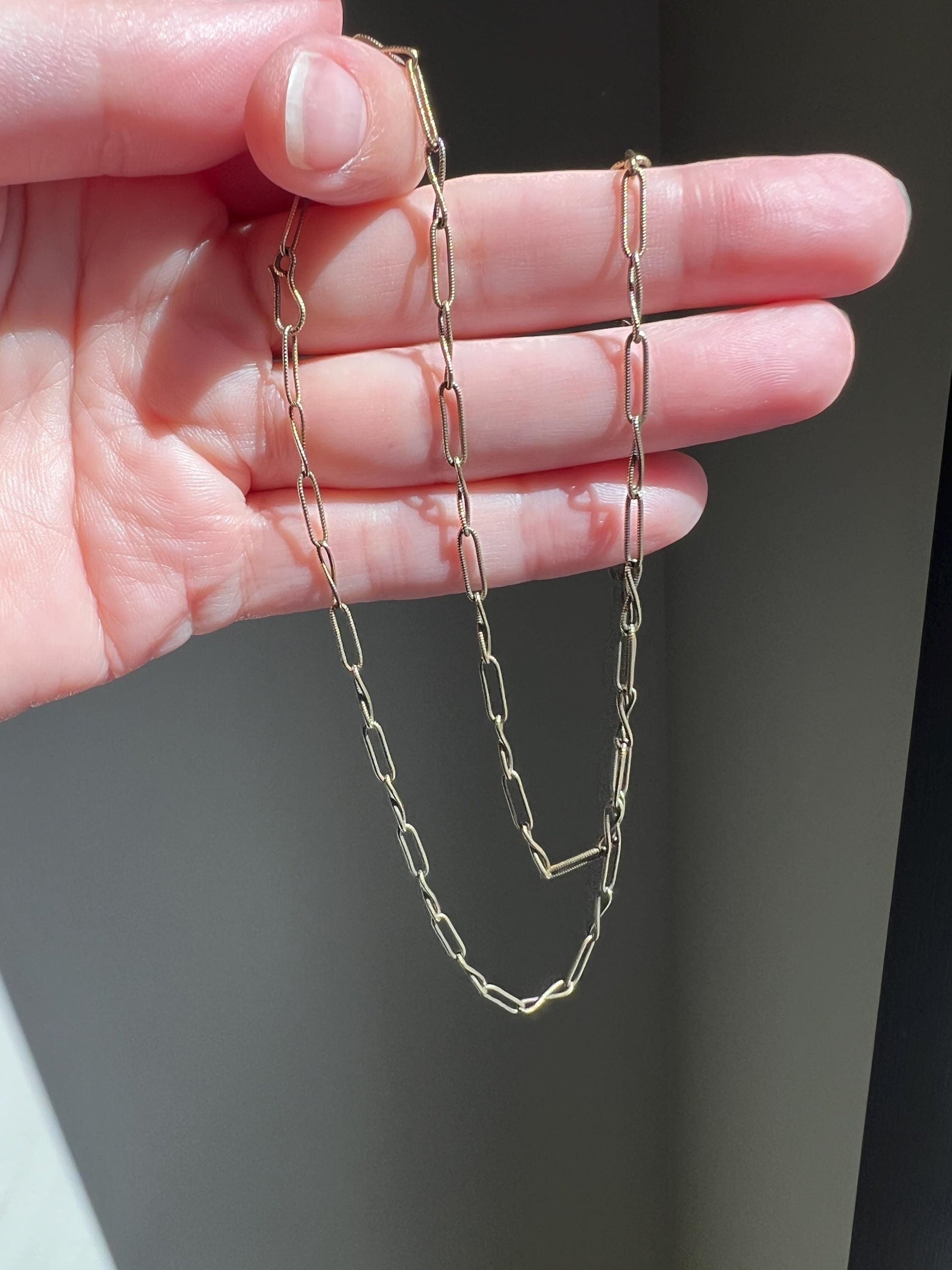 Antique VICTORIAN Ribbed Link Paperclip Twist Chain 14k Gold Layering Warm Neckmess Neckstack Unique Link Old Hook Clasp Pendant Holder