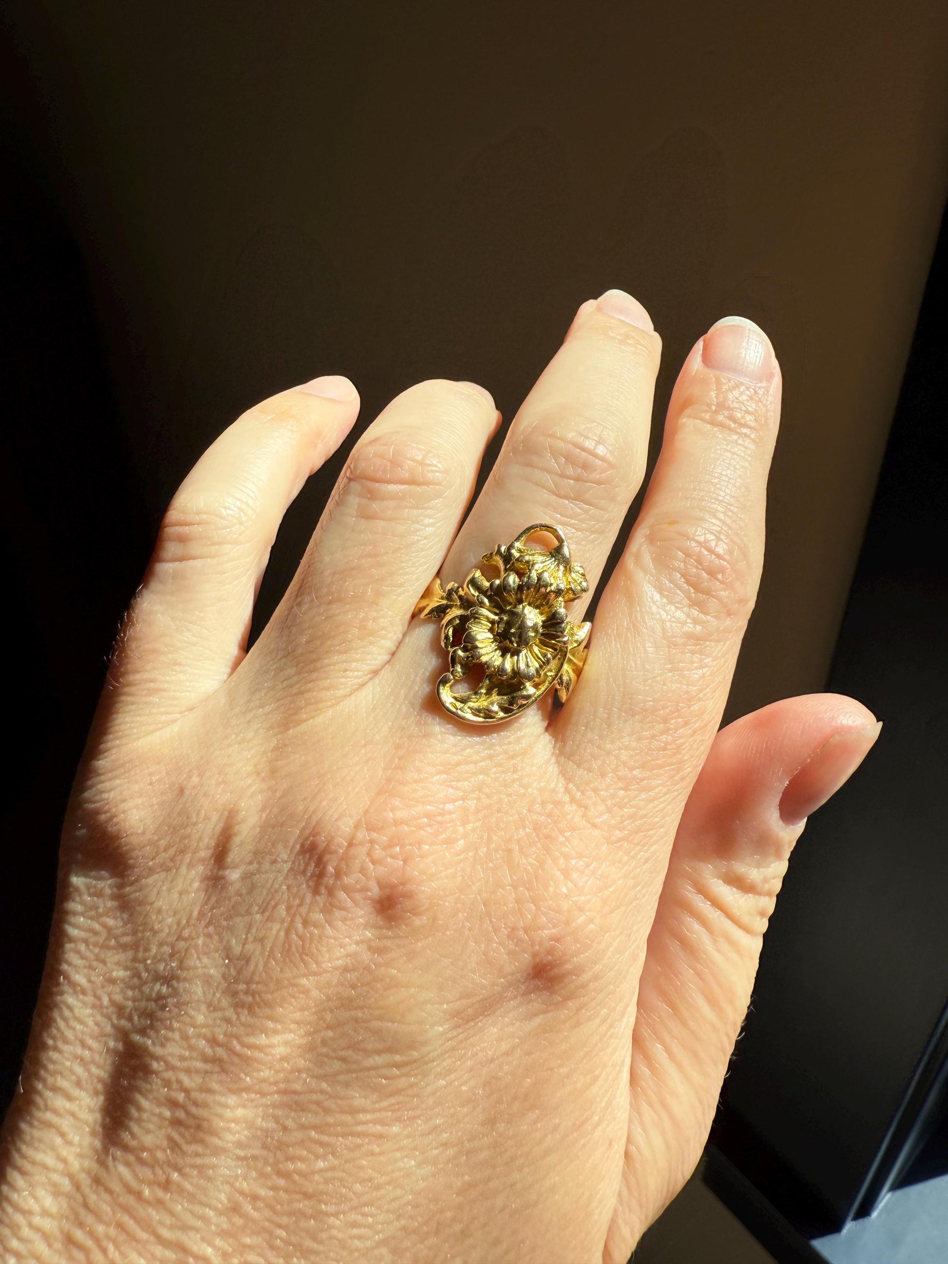 DAISY Large Scale ANTIQUE Figural Double Flower FRENCH Floral Ring 18k Gold Belle Epoque Romantic Gift Antique Art Nouveau Unique 3D
