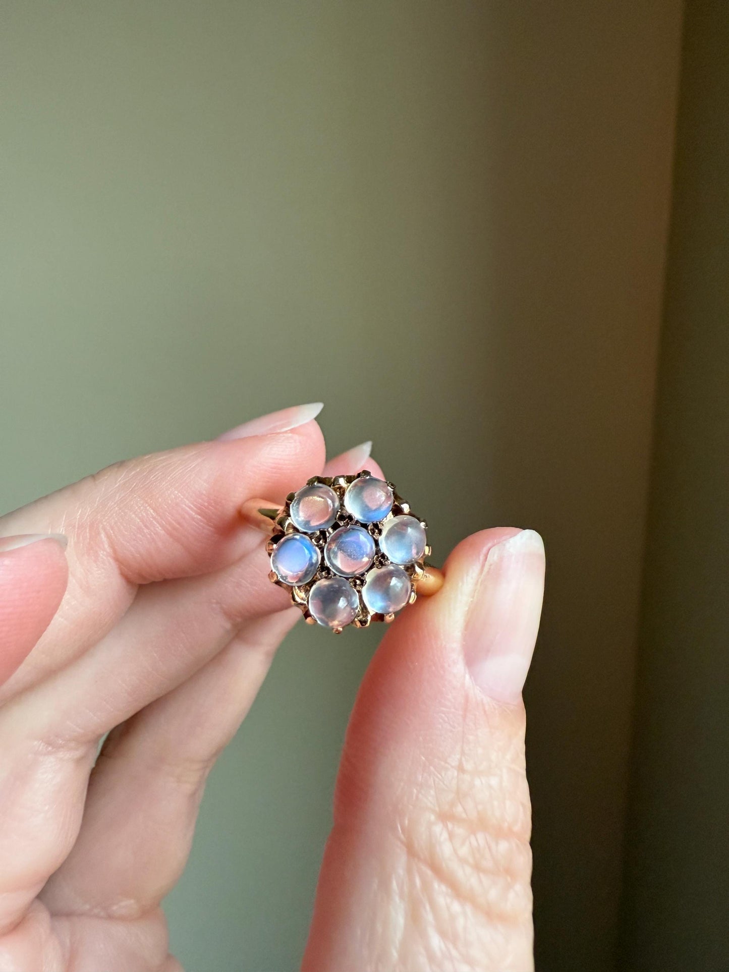 MOONSTONE Daisy Cluster Halo Ring Vintage to Art Deco Antique 14k Gold Seven Stone Blue Flash Chunky Glowing Orbs Unique Romantic Gift Glow