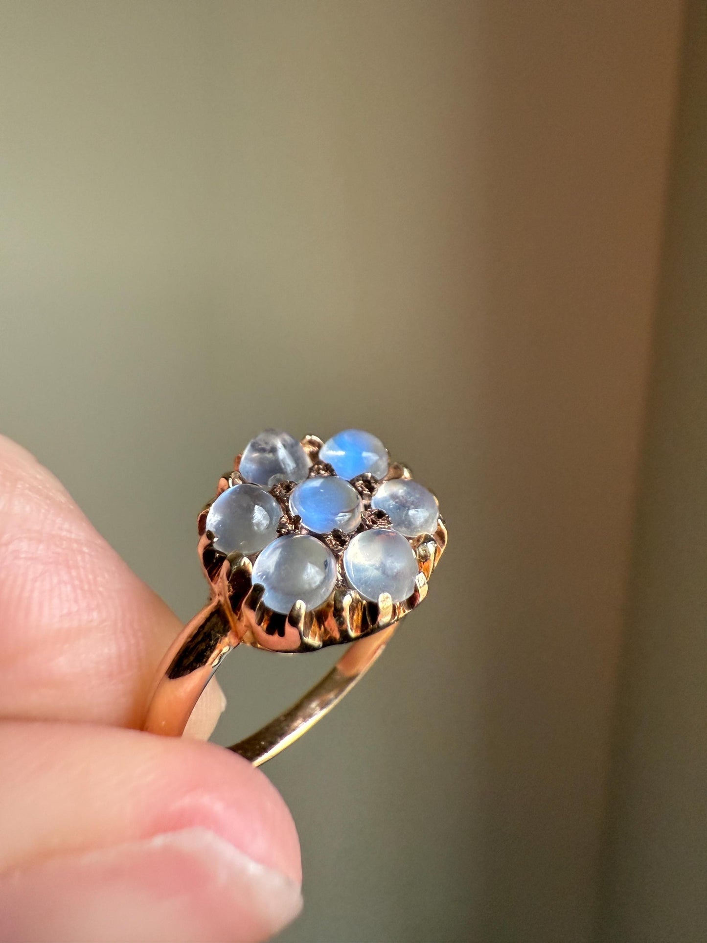 MOONSTONE Daisy Cluster Halo Ring Vintage to Art Deco Antique 14k Gold Seven Stone Blue Flash Chunky Glowing Orbs Unique Romantic Gift Glow