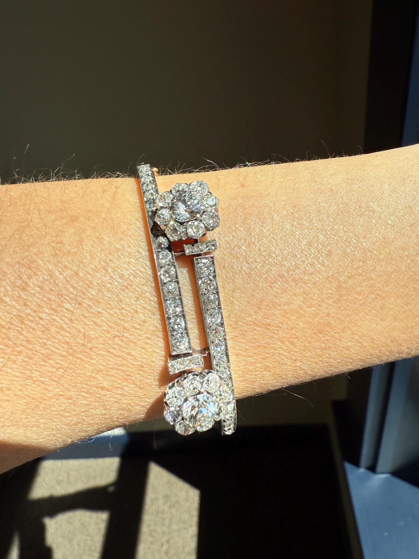 ANTIQUE 6 Carats Double Daisy CLUSTER 56 Old Mine & Rose Cut DIAMONDS French Hinged Bangle Bracelet 18k Gold Belle Epoque 6Ctw OmC