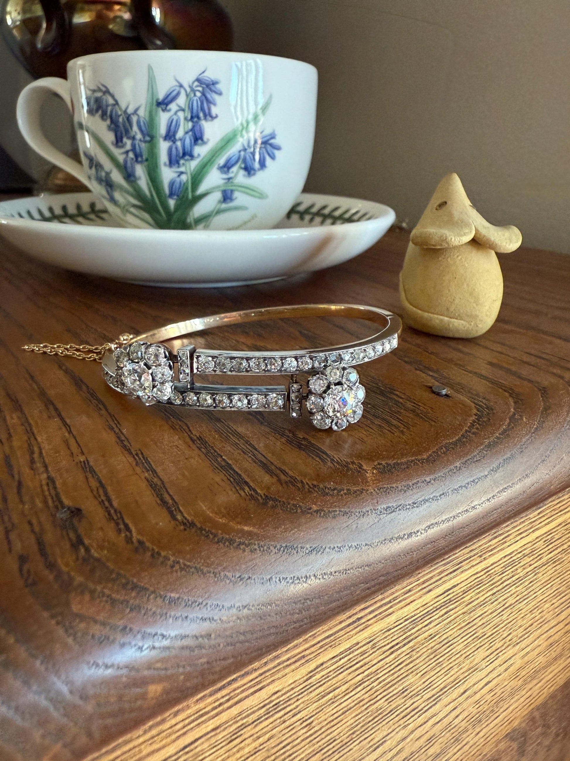 ANTIQUE 6 Carats Double Daisy CLUSTER 56 Old Mine & Rose Cut DIAMONDS French Hinged Bangle Bracelet 18k Gold Belle Epoque 6Ctw OmC
