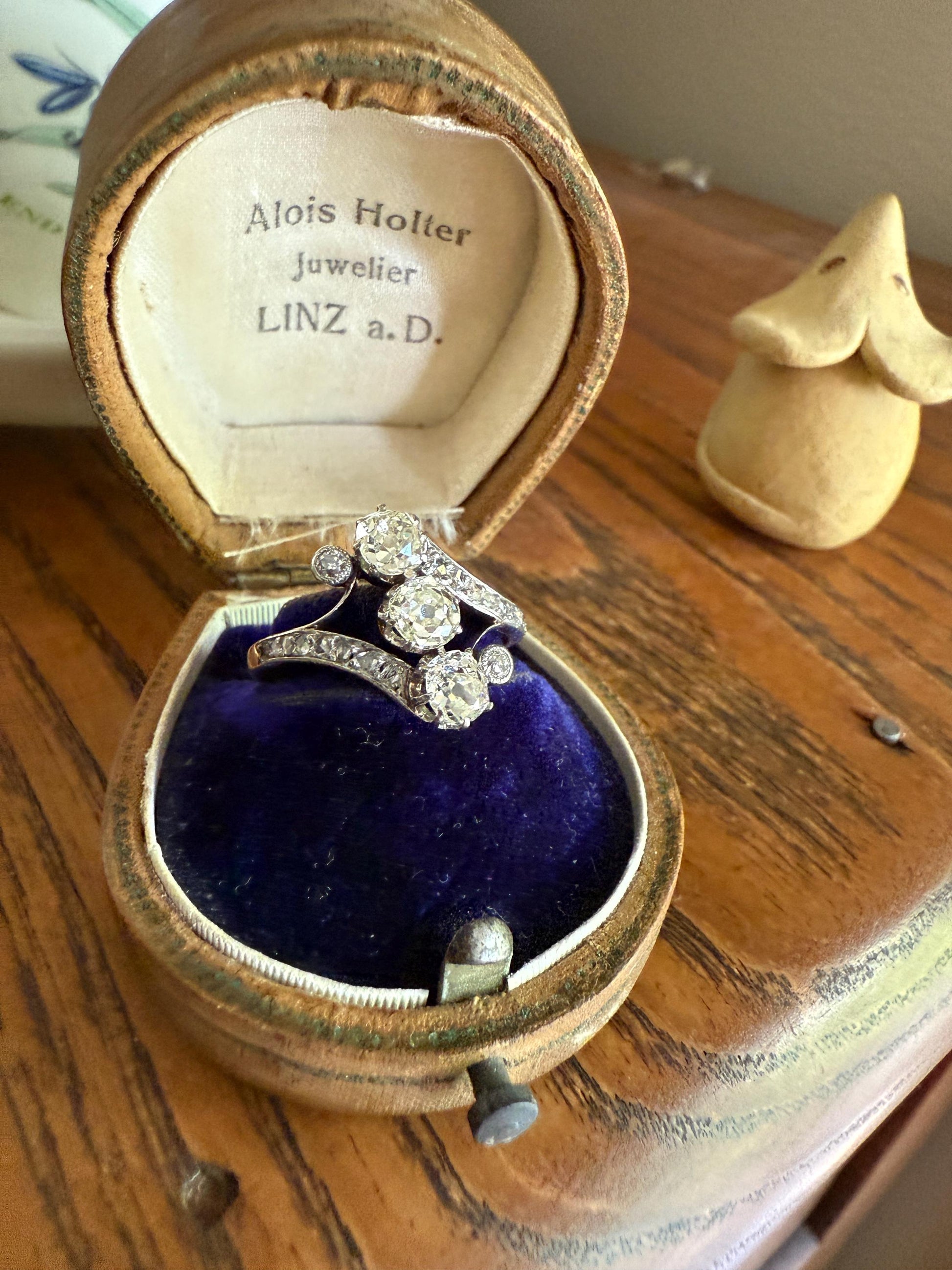 Antique 1.25 Carat Old Mine Cut DIAMOND Three Stone w/ Rose Cut French Ornate Belle Epoque Stacker 18k Gold Platinum Romantic Gift Victorian