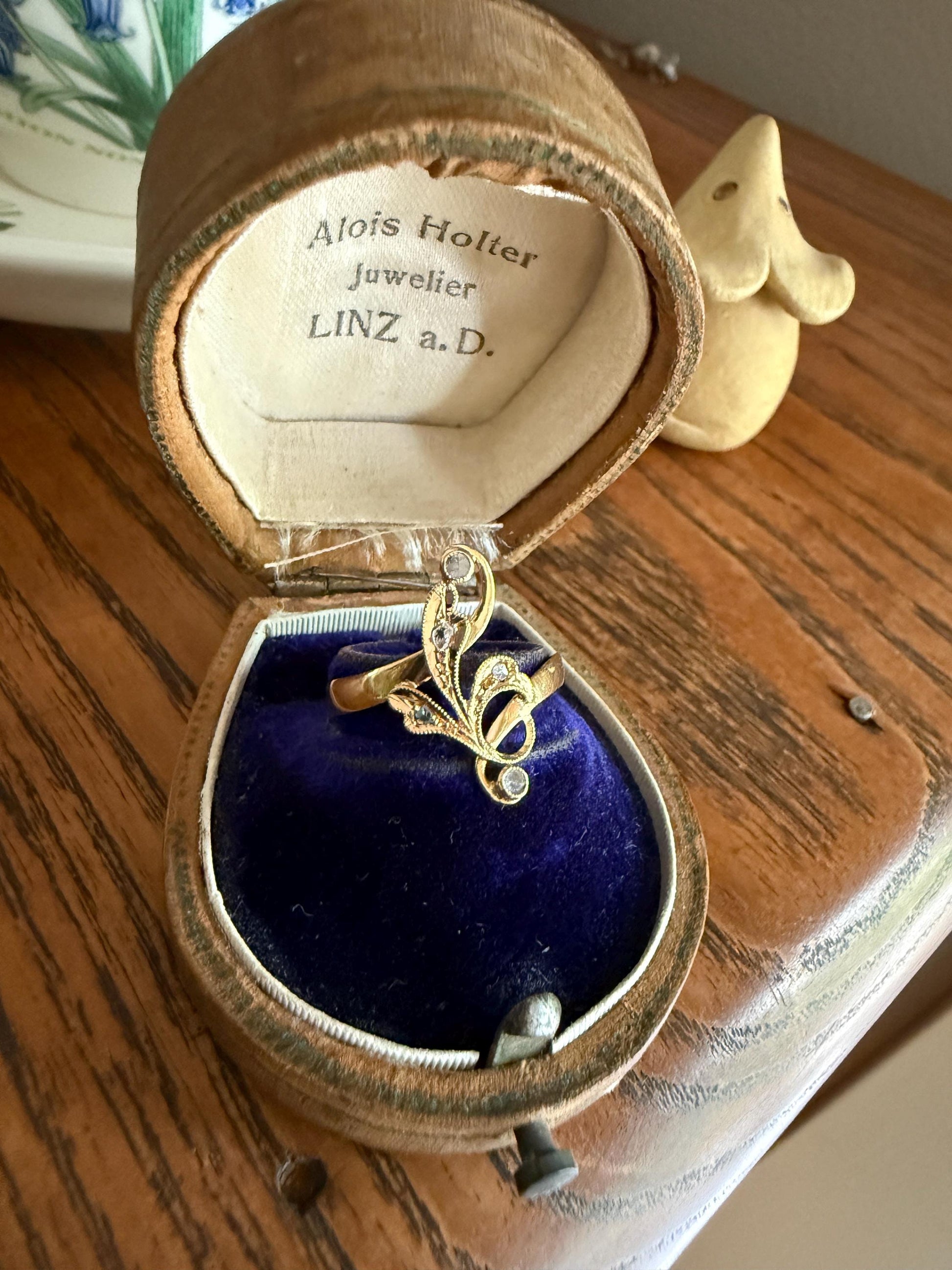Swirled Ornate Art Nouveau Rose Cut DIAMOND Antique Ring 18k Gold Victorian Beautiful Movement Romantic Gift
