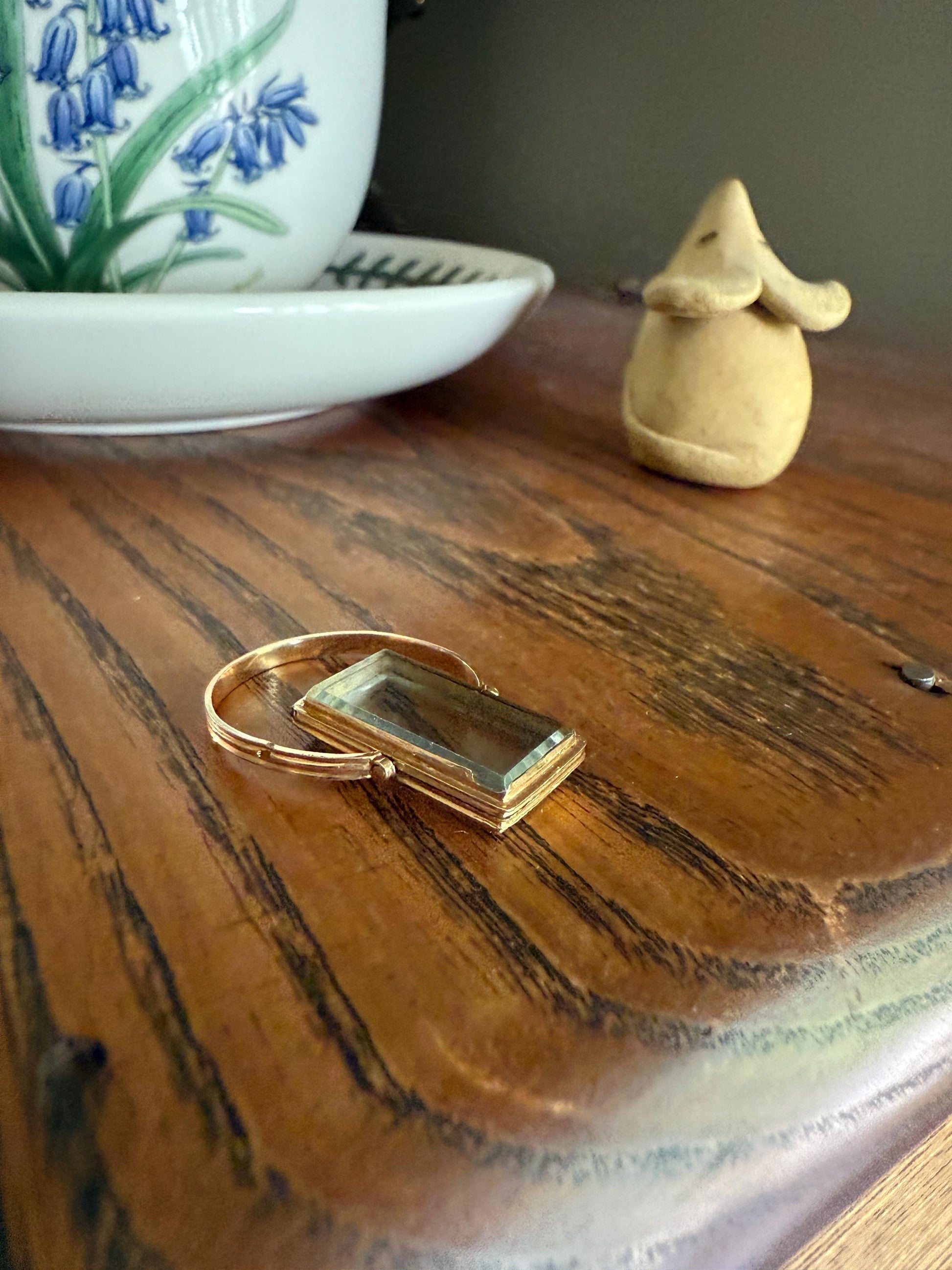 Antique GEORGIAN Era Locket Reversible Panel Swivel Ring 18k Gold Beveled Frame French OPENS Hinged Compartment Band Love Gift Love Token