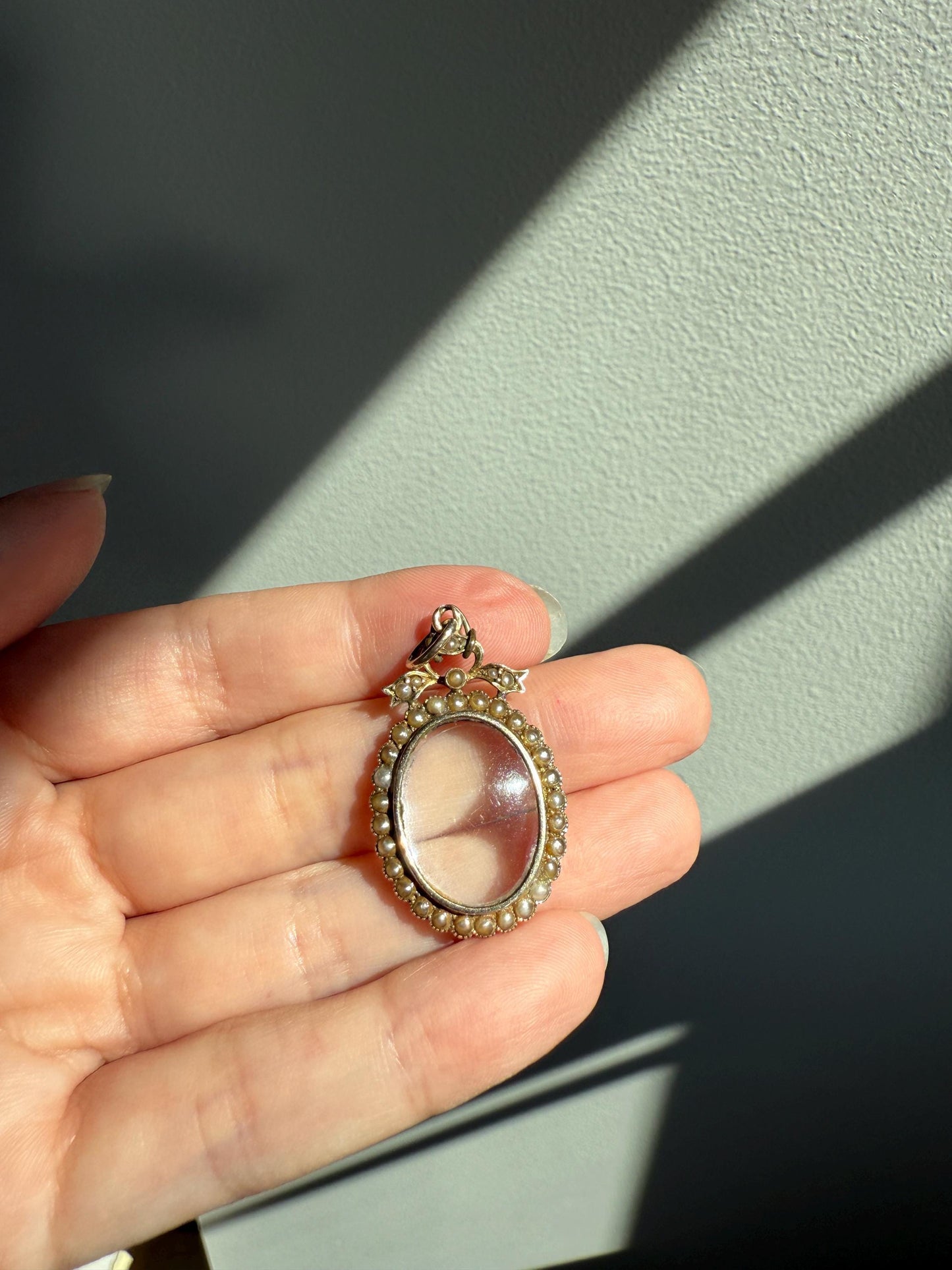 BOW Ribbon Crowned Oval Antique LOCKET Pendant VICTORIAN Era with Pearl Halo & Opening Back 9k Gold Romantic Gift Sweet Double Glass