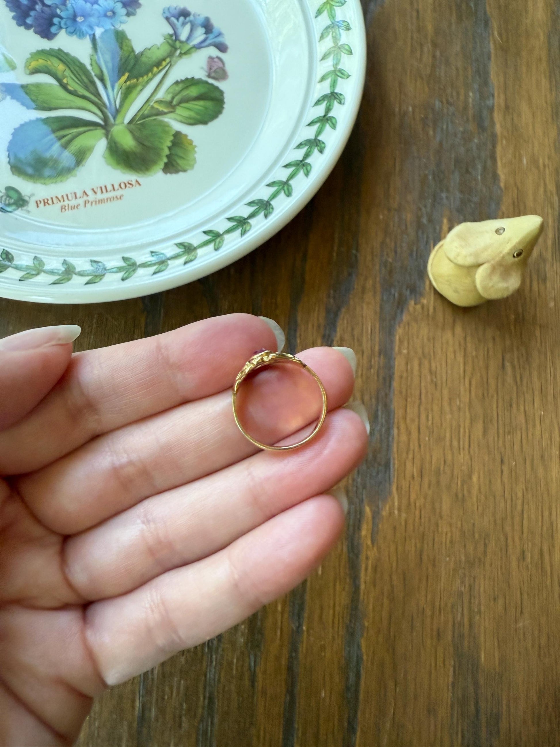 IVY Leaf and Berry Ruby French Antique 18k Gold Figural Belle Epoque Art Nouveau Ring Stacker Leaves Romantic Gift Pink Red Stacker Band