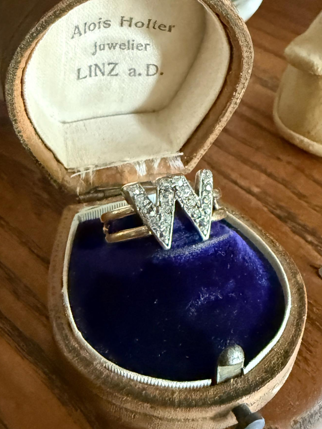 Antique INITIAL Ring M W VV 18 Old Mine Cut DIAMOND 18k Gold Ring Wide Double Band Romantic Gift Letter Stacker Monogram