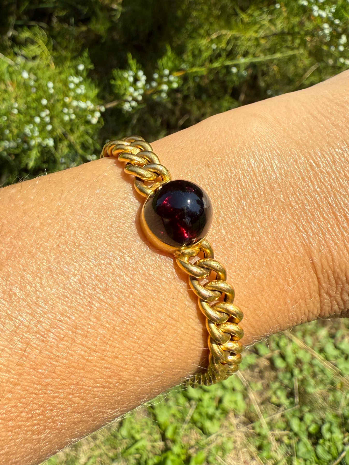 CHUNKY Antique 13.1g 18k Gold Red GARNET Orb Crimson Sugarloaf Red Glow Cabochon French Cuban Curb Link Chain Bracelet