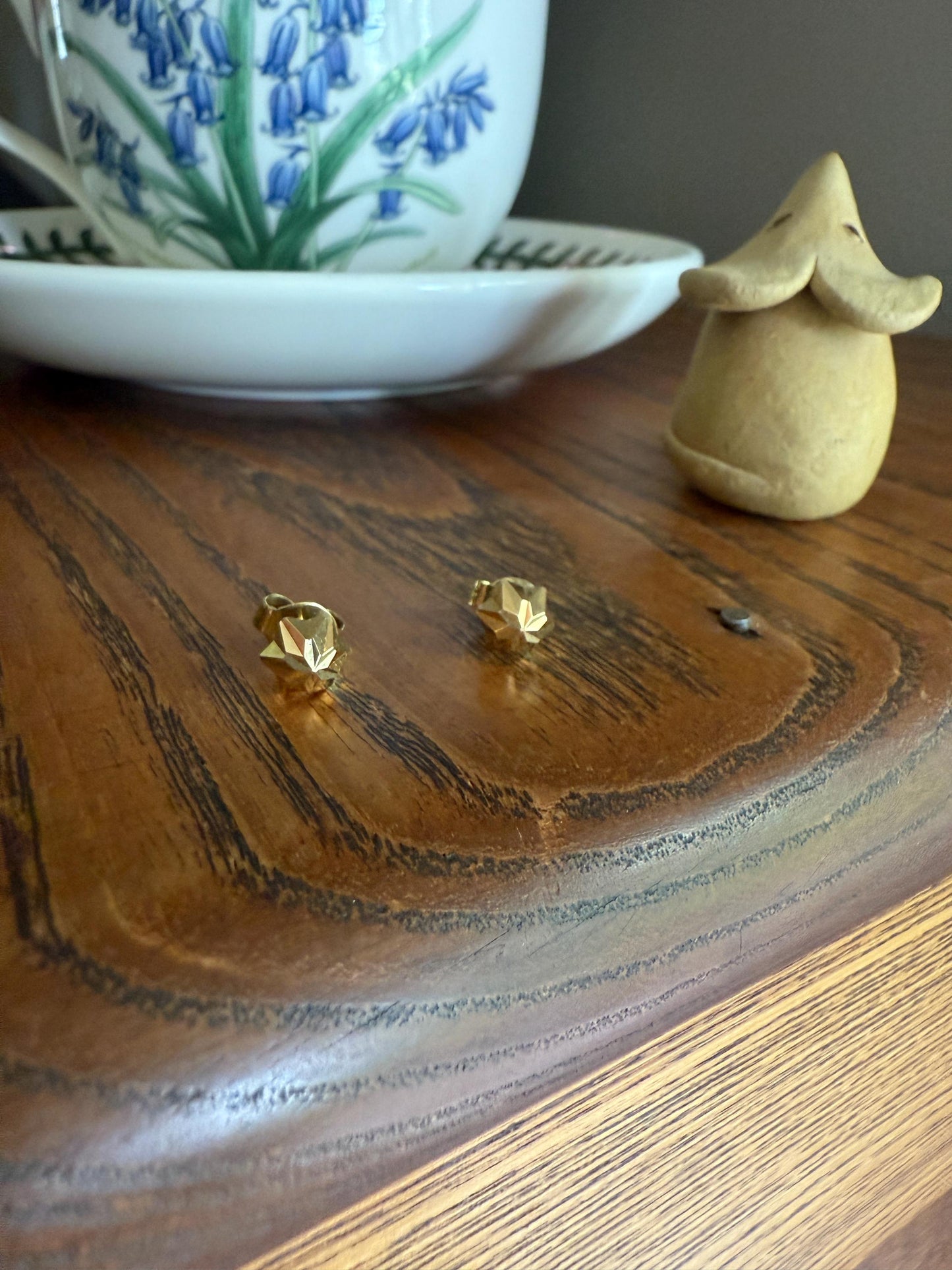 STARBURST 3D Studs Vintage 14k GOLD Solid Figural EARRINGS Romantic Gift Earstack Faceted Shimmer Stud Minimalist