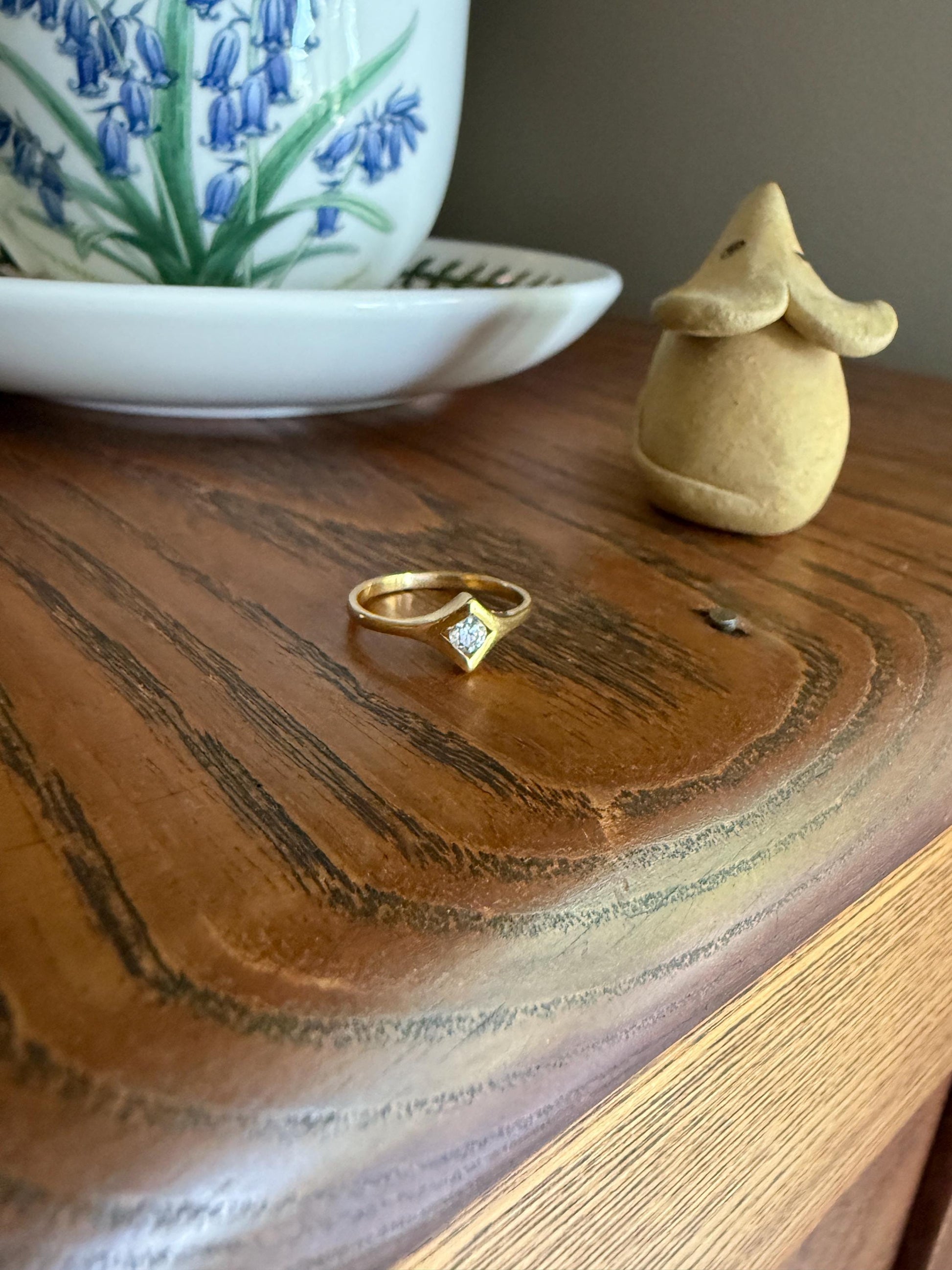 CHEVRON Diamond Shaped Face 18k Gold Cubic Zirconia French Vintage Ring Pinky Midi Stacker Minimalist Geometric Dainty