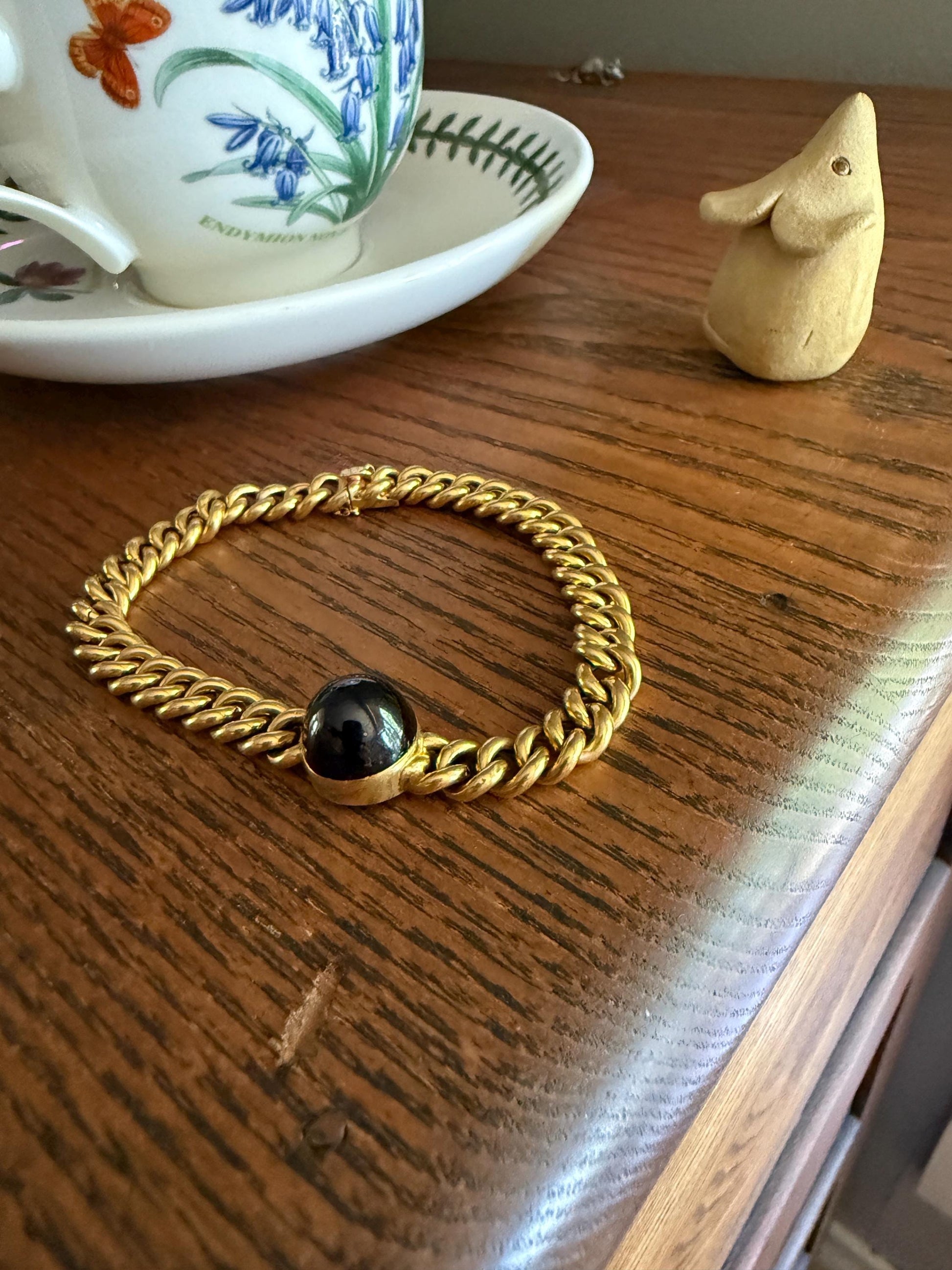 CHUNKY Antique 13.1g 18k Gold Red GARNET Orb Crimson Sugarloaf Red Glow Cabochon French Cuban Curb Link Chain Bracelet Gold Wriststack Gift