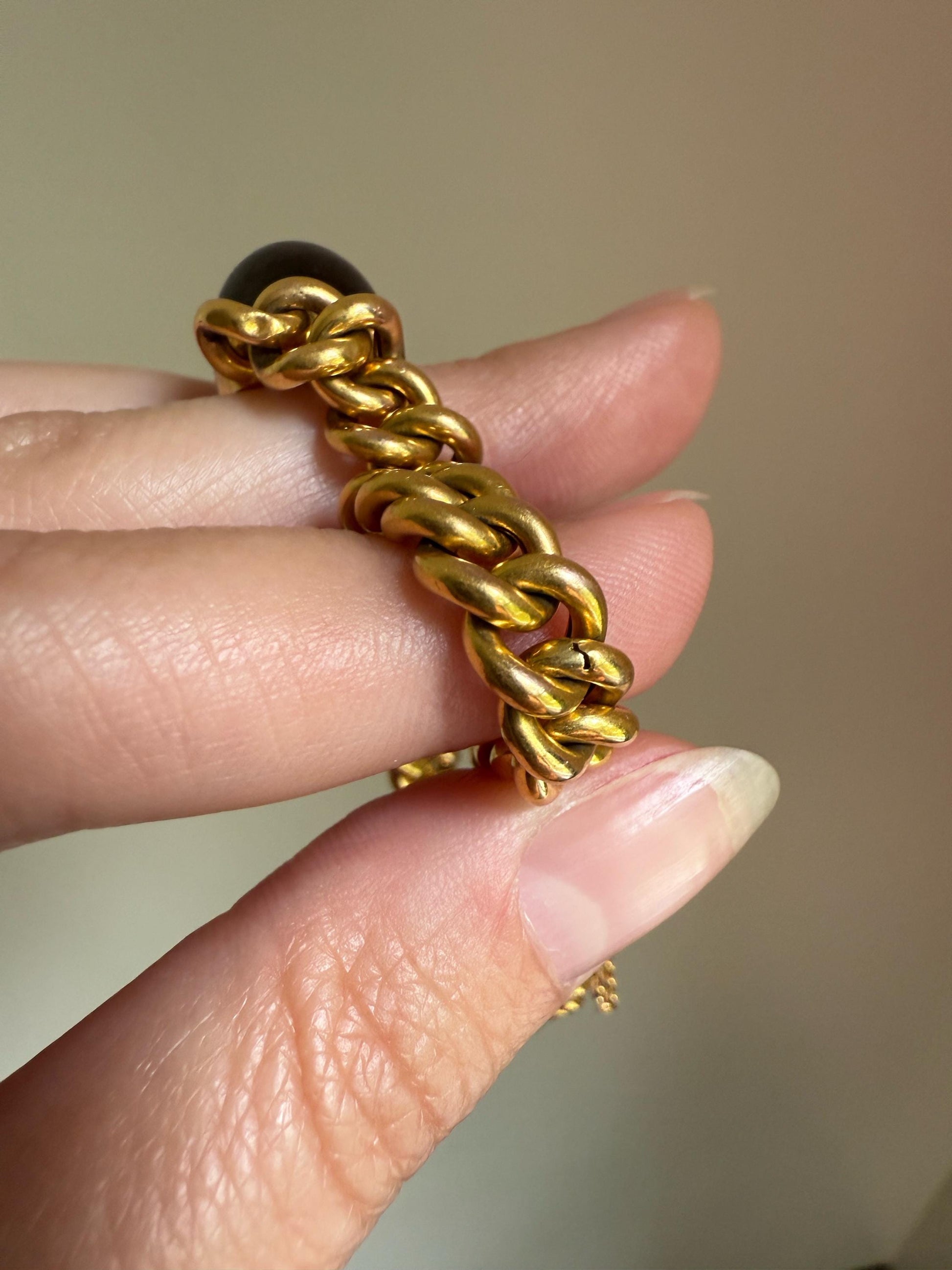 CHUNKY Antique 13.1g 18k Gold Red GARNET Orb Crimson Sugarloaf Red Glow Cabochon French Cuban Curb Link Chain Bracelet Gold Wriststack Gift