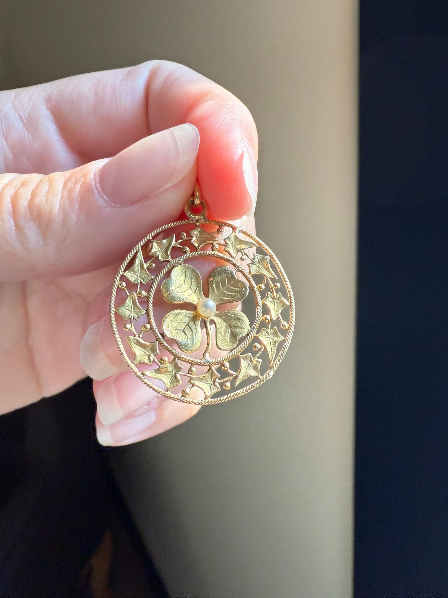 IVY Clover Pearl ANTIQUE French Belle Epoque 18k Gold Pendant Figural Medallion Love Medal Token Good Luck Charm Victorian Art Nouveau