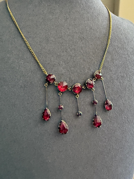 Gorgeous Perpignan GARNET Festoon Necklace Drapery Chain 18k Gold Bezel Set Rose Cut Closed Back Almandine Glowing