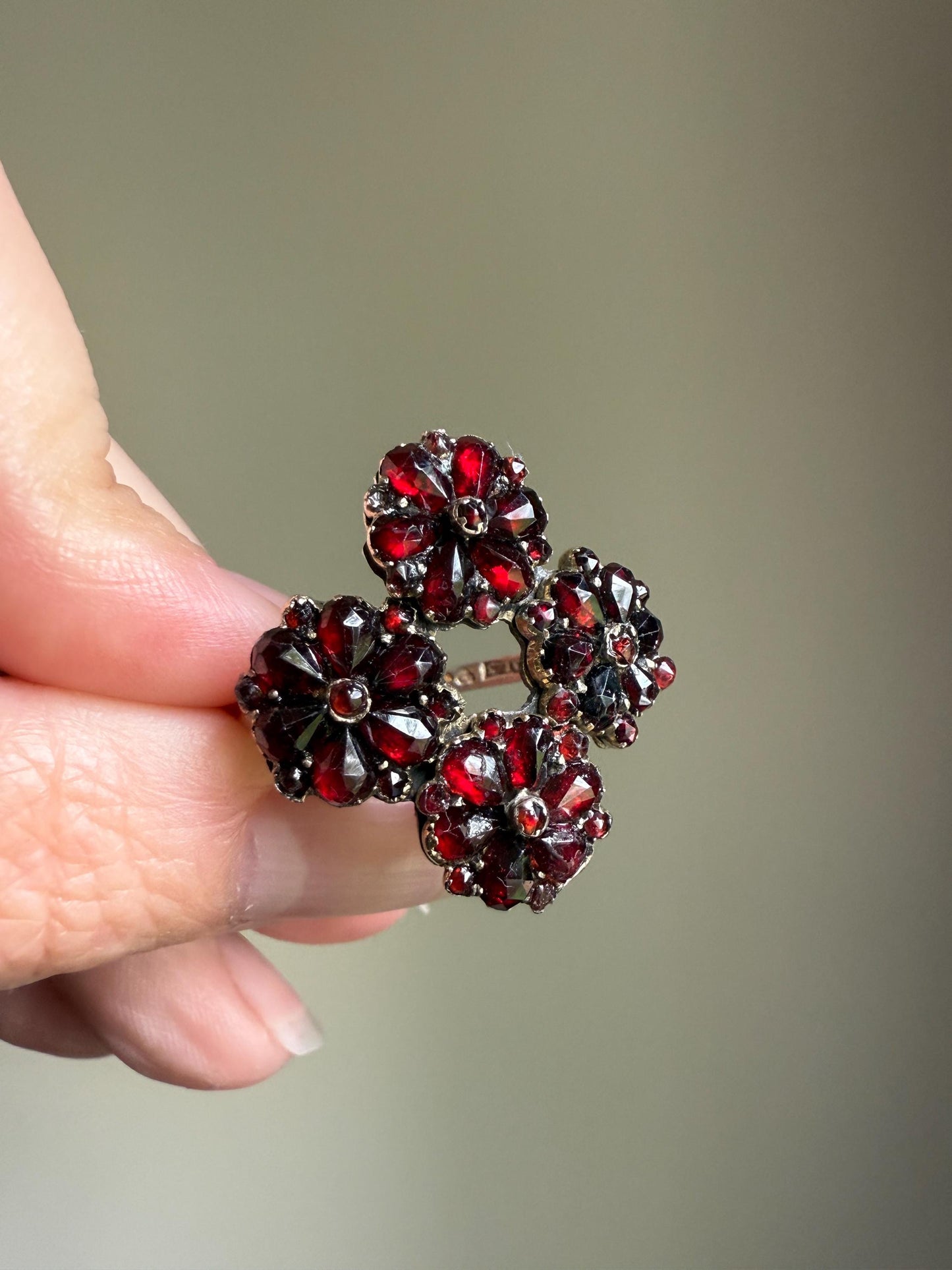 Almost ANTIQUE Pear Red Rose Cut GARNET 4 Floral Clusters RING Large Unique Statement Crimson Glow Gilt Silver Goldwash Cruciform Art Deco