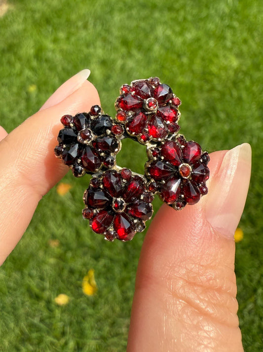 Almost ANTIQUE Pear Red Rose Cut GARNET 4 Floral Clusters RING Large Unique Statement Crimson Glow Gilt Silver Goldwash Cruciform Art Deco