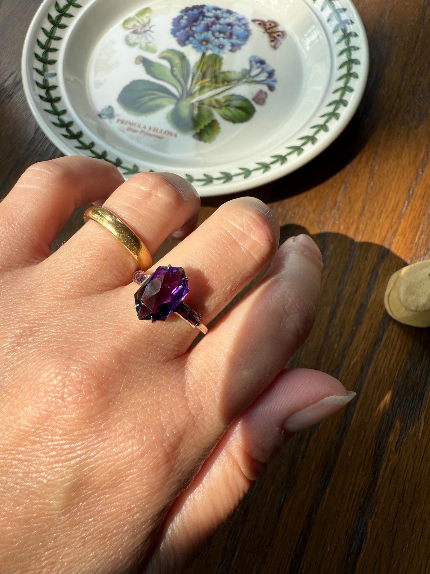 HEXAGON Kite Cut Shield Panel Vintage Purple AMETHYST Ring 9k Gold Rectangular Cut Shoulders Vintage Romantic Gift Colorful Stacker Not 10k