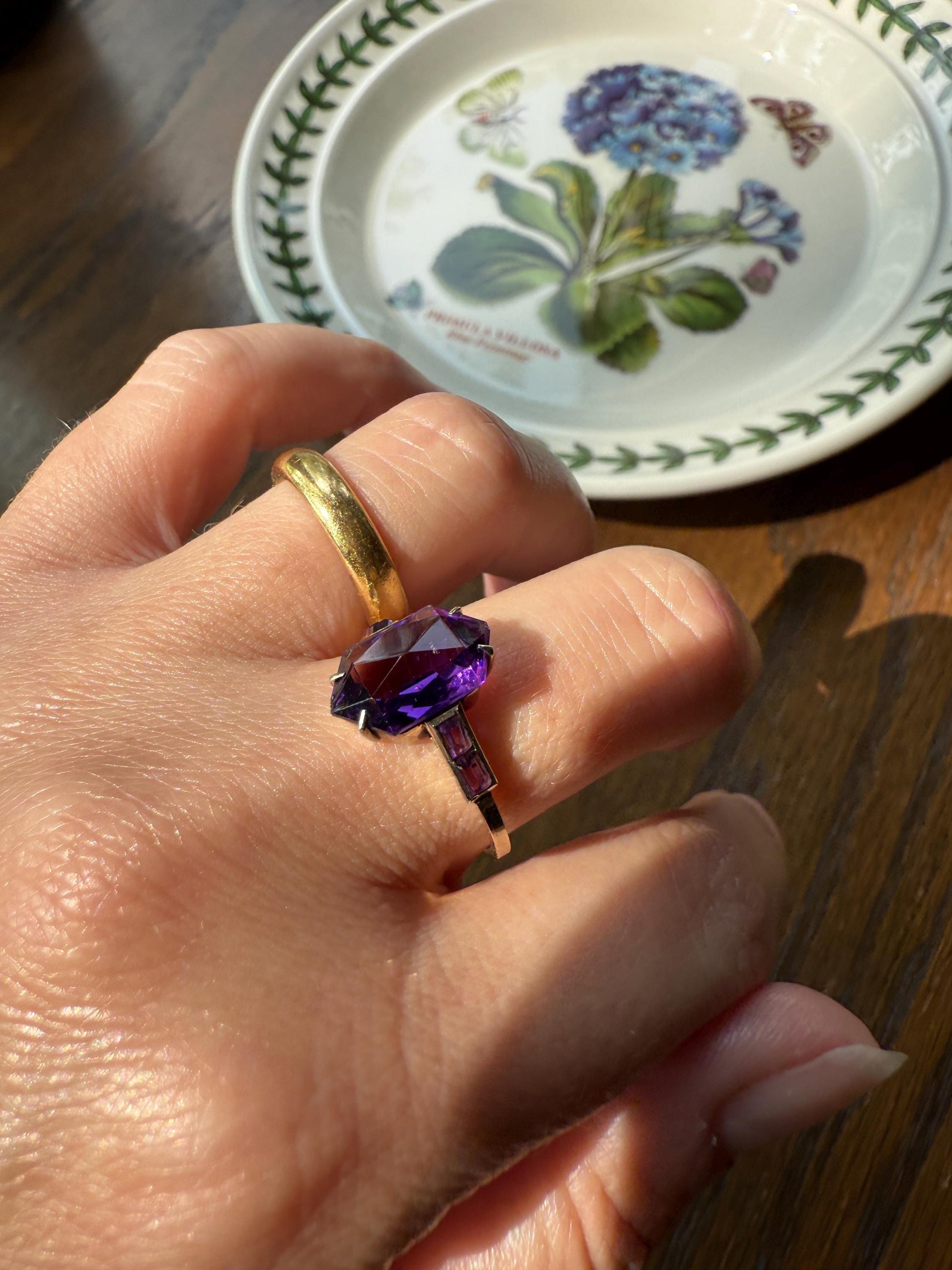 HEXAGON Kite Cut Shield Panel Vintage Purple AMETHYST Ring 9k Gold Rectangular Cut Shoulders Vintage Romantic Gift Colorful Stacker Not 10k