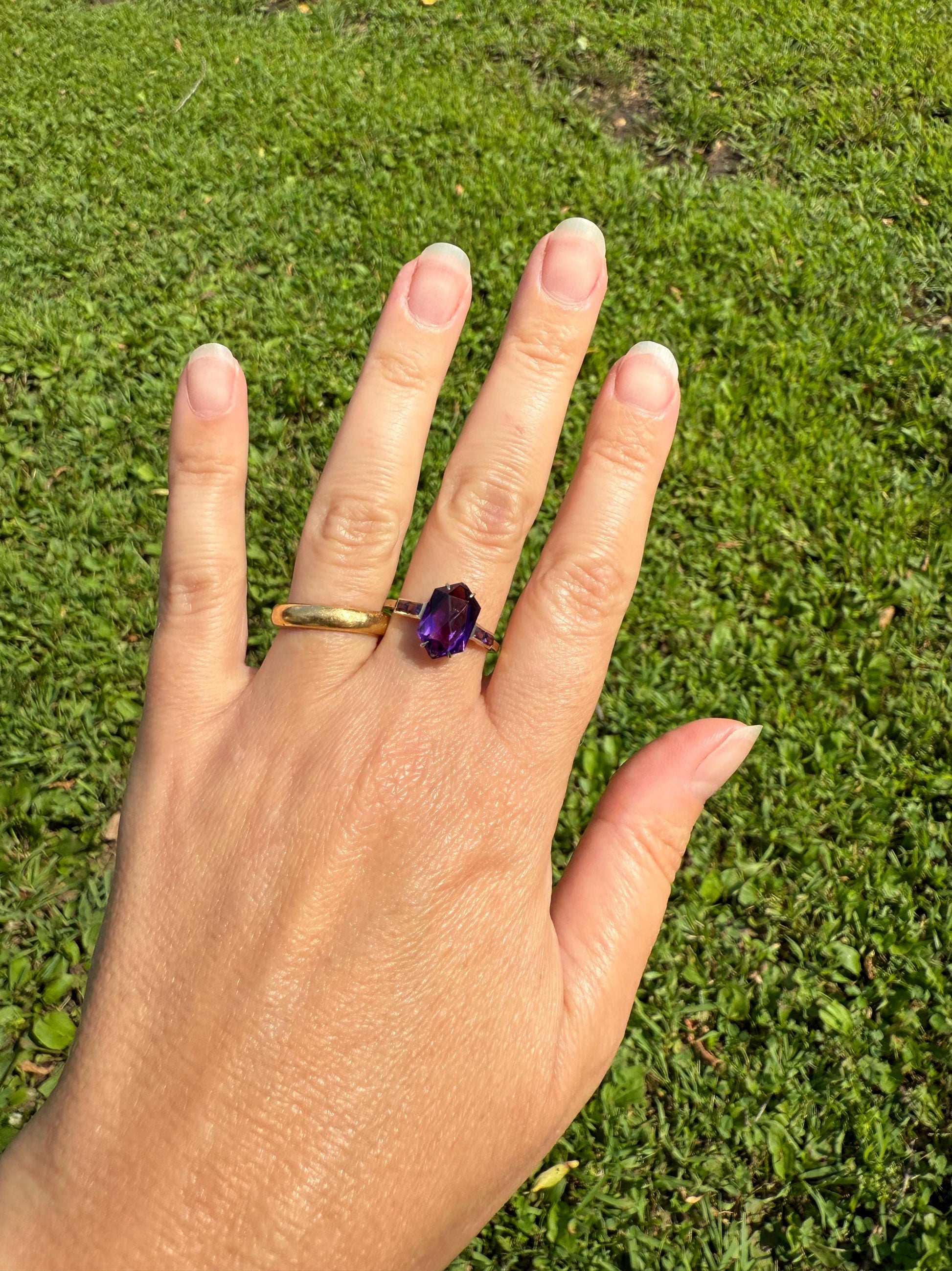 HEXAGON Kite Cut Shield Panel Vintage Purple AMETHYST Ring 9k Gold Rectangular Cut Shoulders Vintage Romantic Gift Colorful Stacker Not 10k