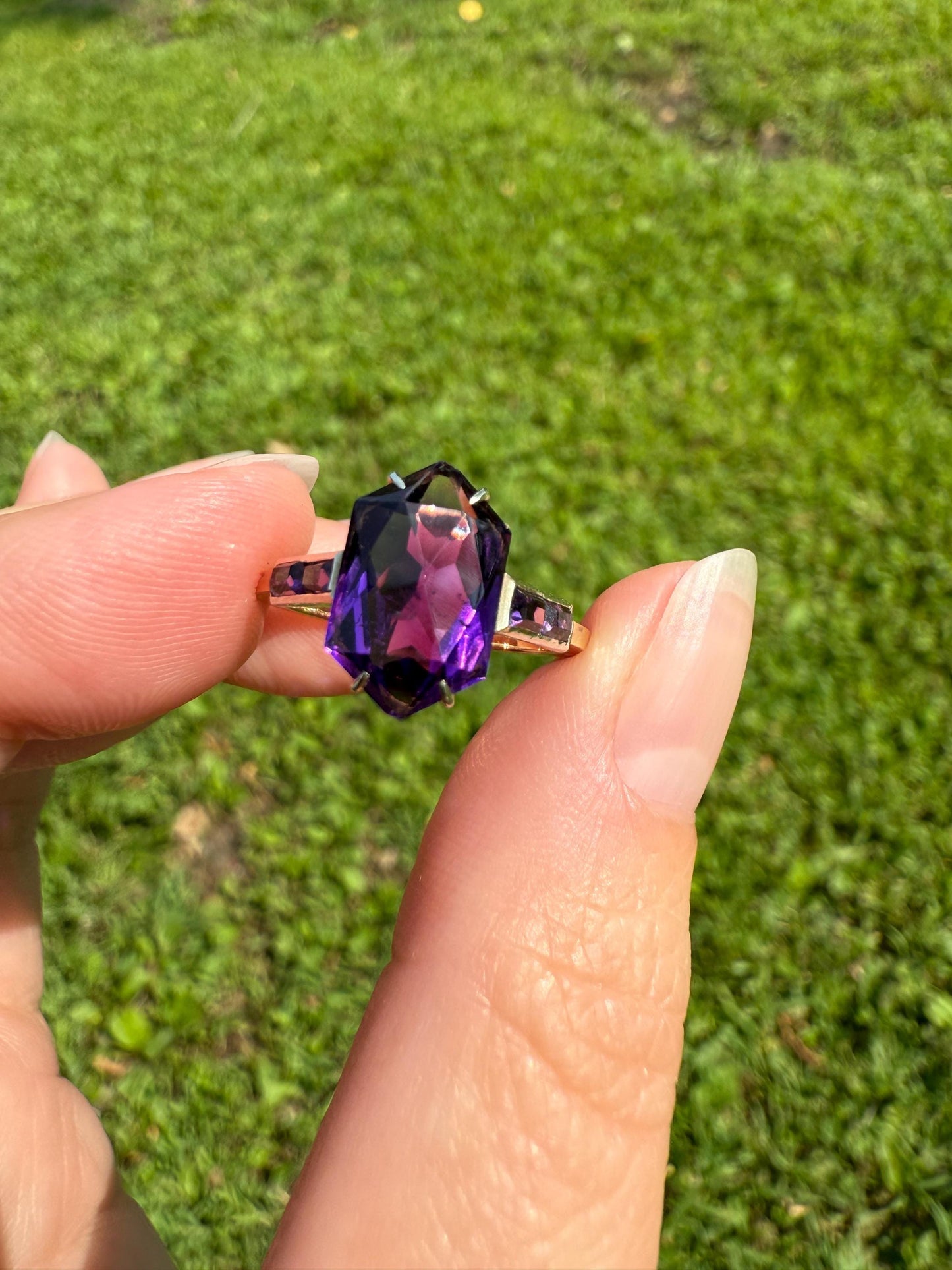 HEXAGON Kite Cut Shield Panel Vintage Purple AMETHYST Ring 9k Gold Rectangular Cut Shoulders Vintage Romantic Gift Colorful Stacker Not 10k