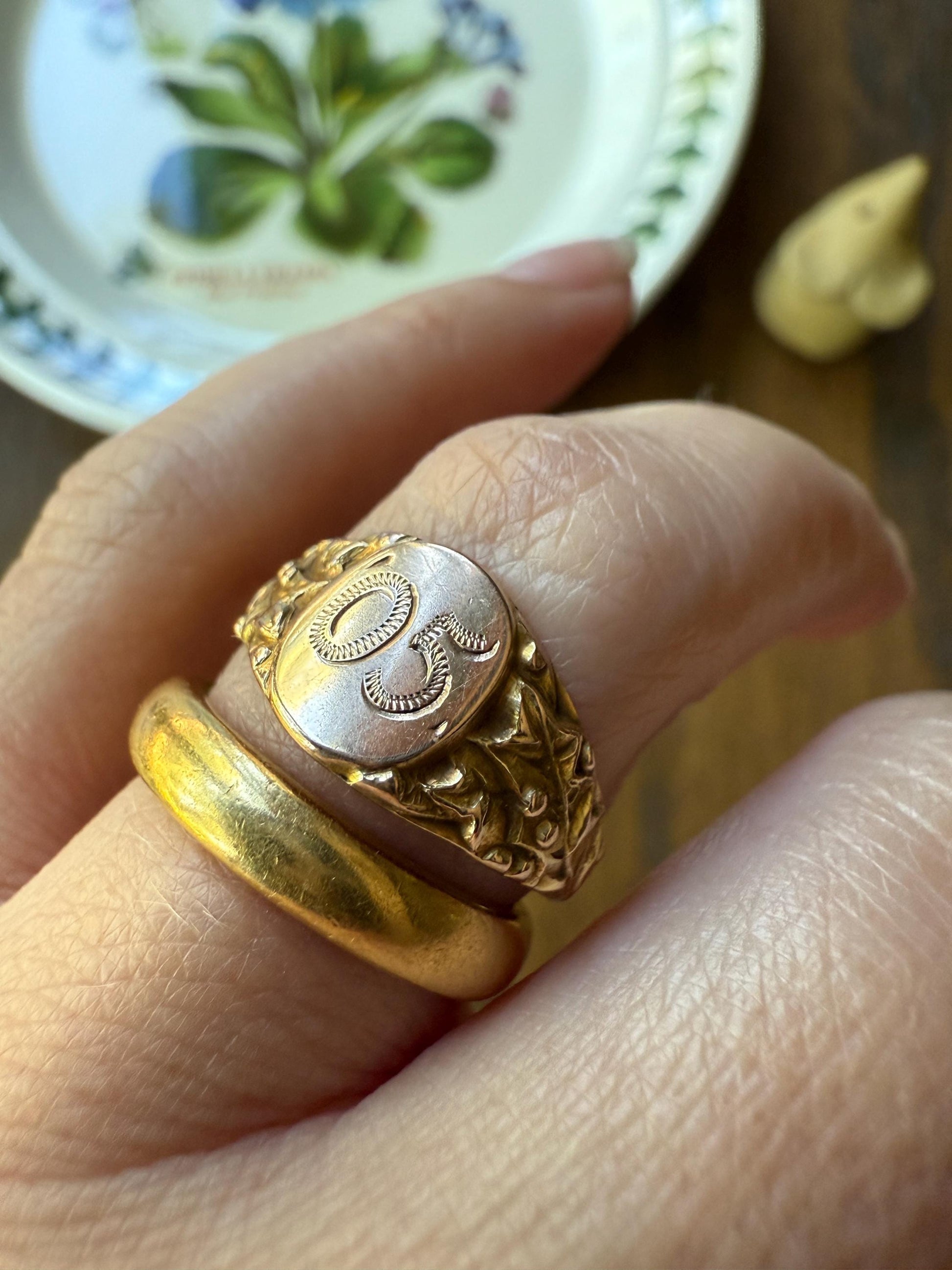 HOLLY Year Date Ring Signet c1905 Provenance Romantic Holiday Christmas Gift Figural Leaf Band 10k Rose Yellow Gold Leaves Berries Stacker